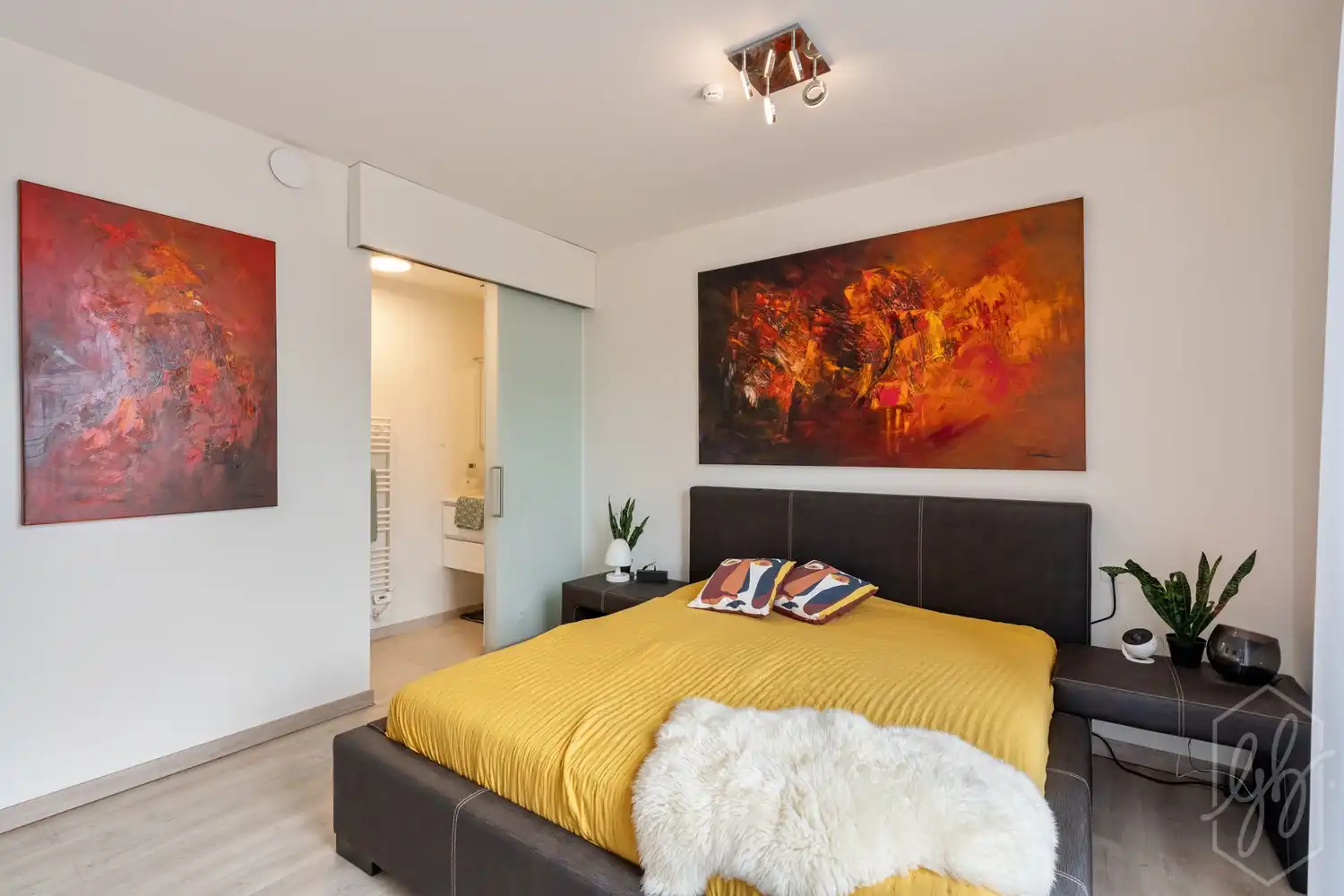Exclusief, instapklaar appartement met ruim terras in Quartier Bleu foto 8