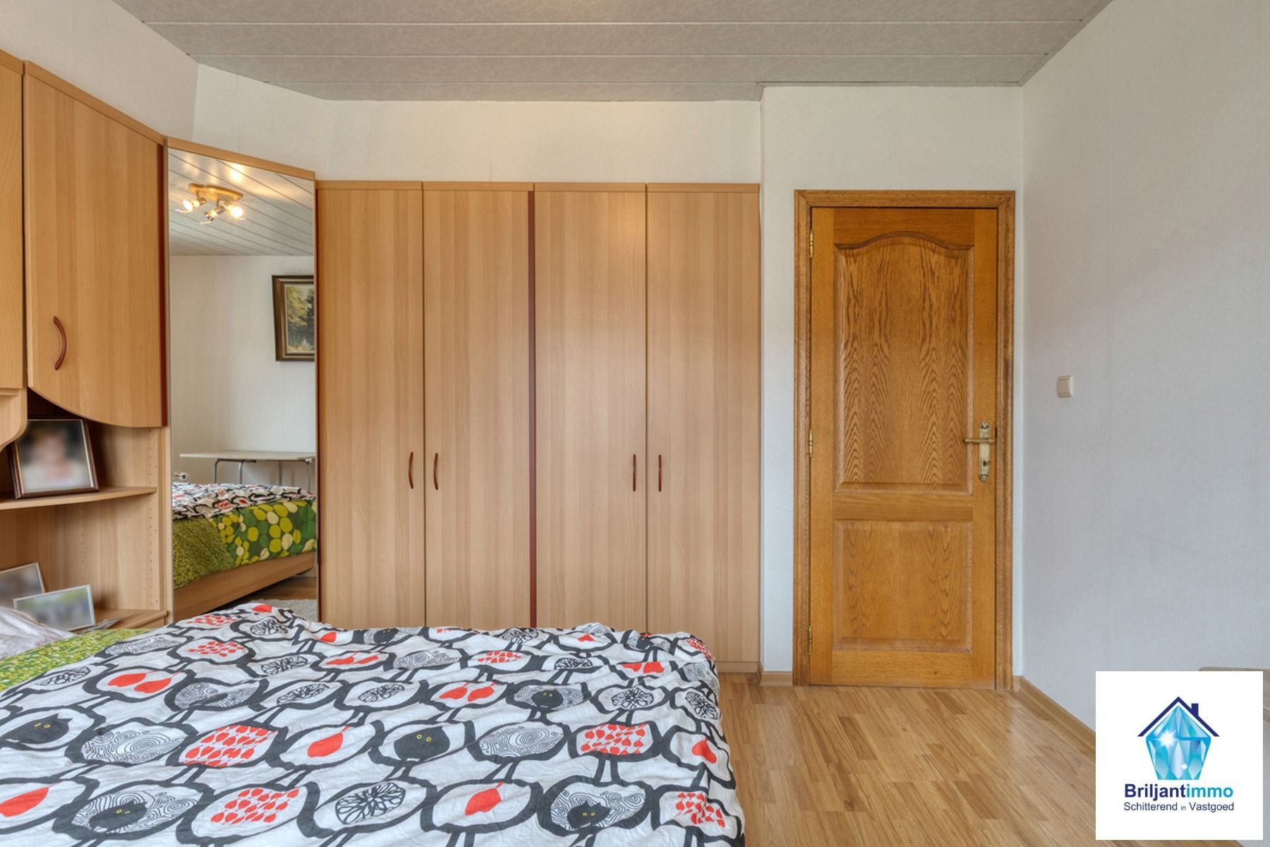 Halfopen bebouwing met veel ruimte op toplocatie foto 18