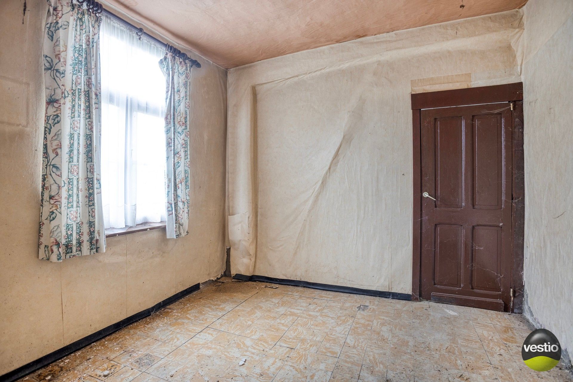 Beschermde langgestrekte vakwerkhoeve op zuid georiënteerd perceel van 15a 07ca. foto 10