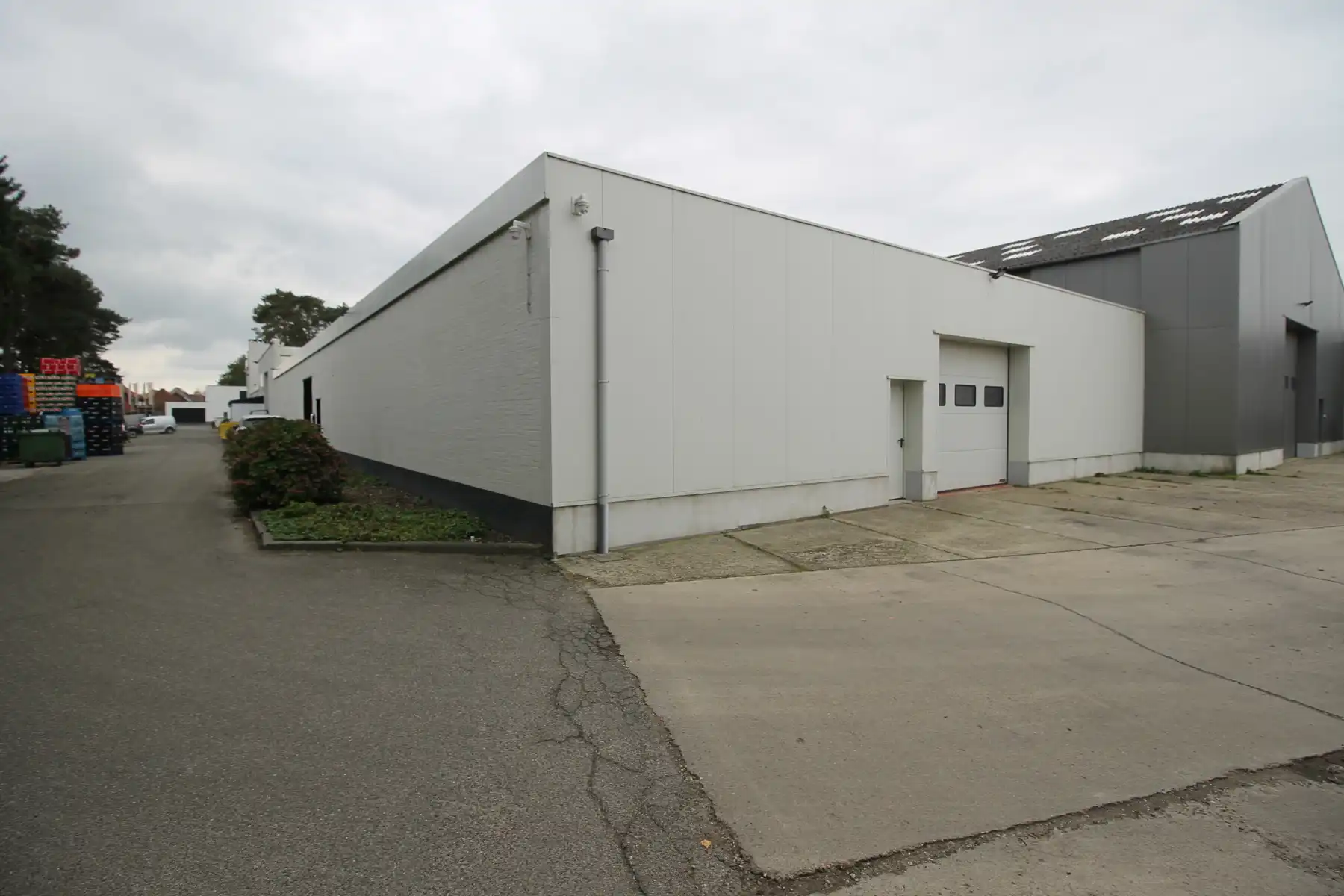 Industriehal van ca. 280m² in Bedrijvencentrum Merksplas. foto {{pictureIndex}}