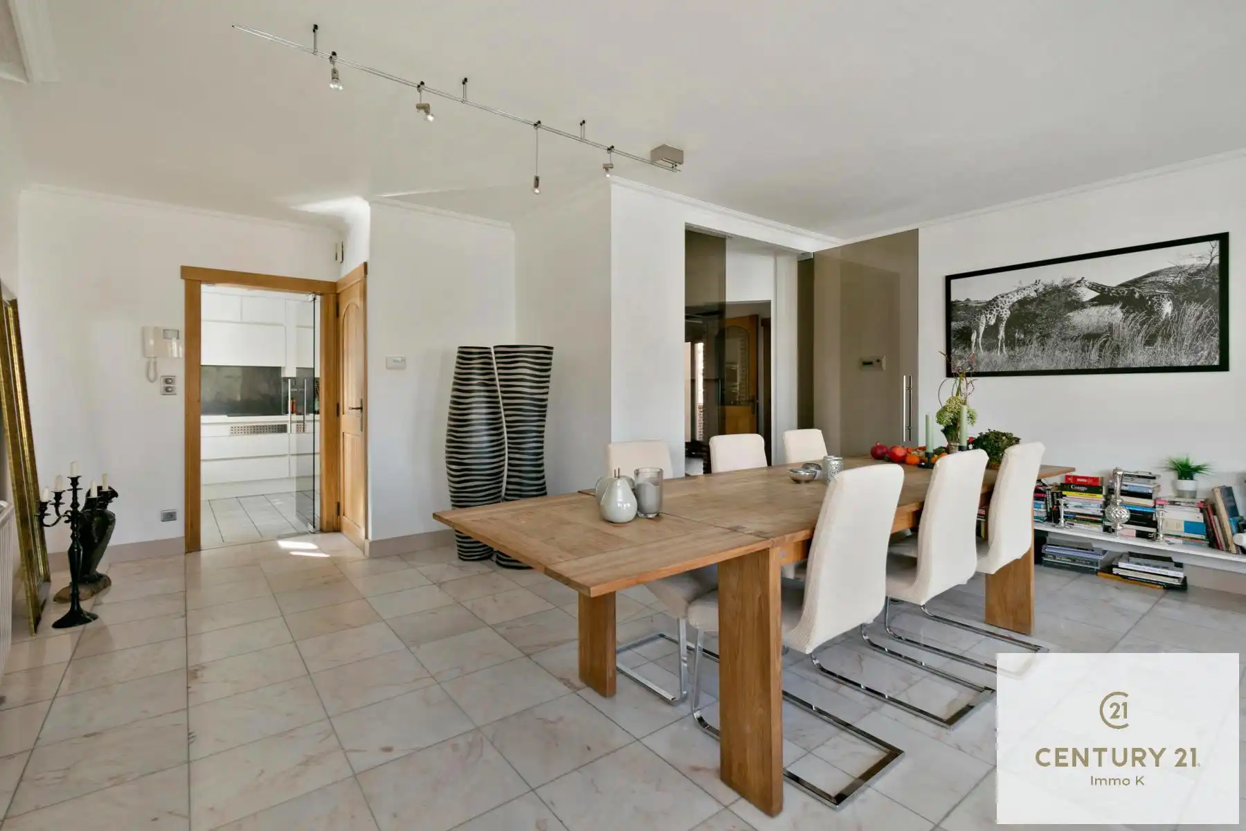 Opbrengsteigendom - verhuurd app. en kantoor op toplocatie! foto 3