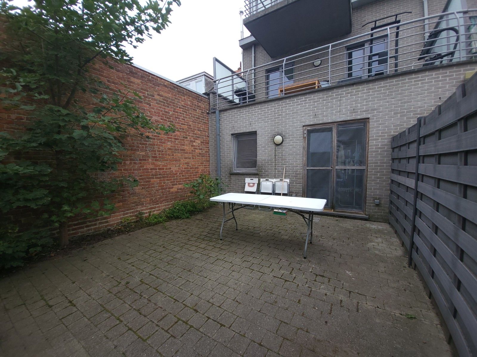 Modern 2-slaapkamerappartement nabij centrum foto 12