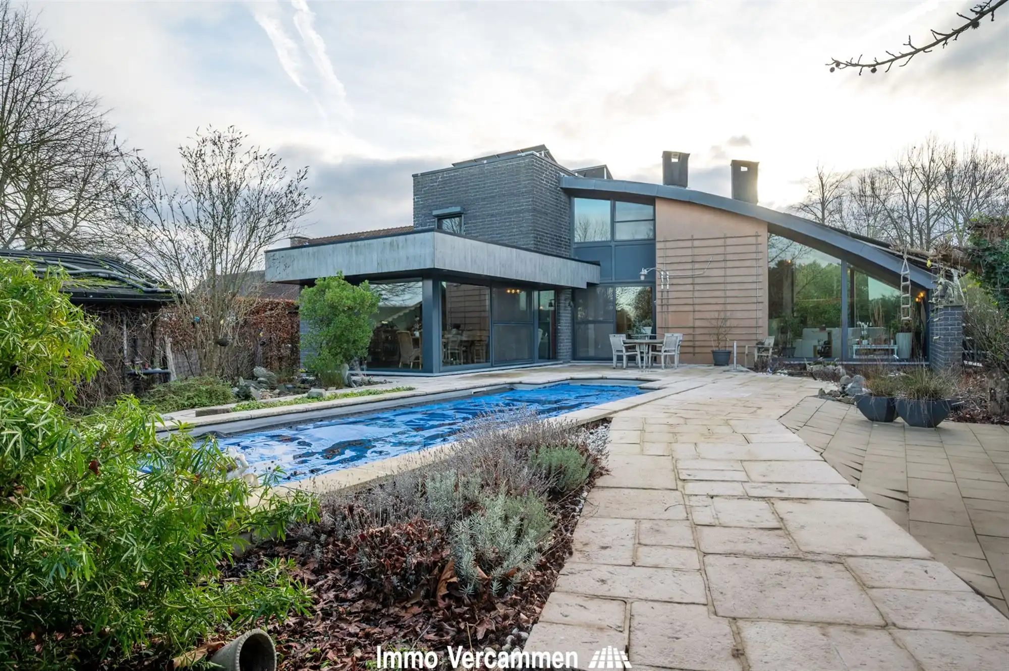 Ruime conceptwoning in een groene omgeving te Putte foto {{pictureIndex}}