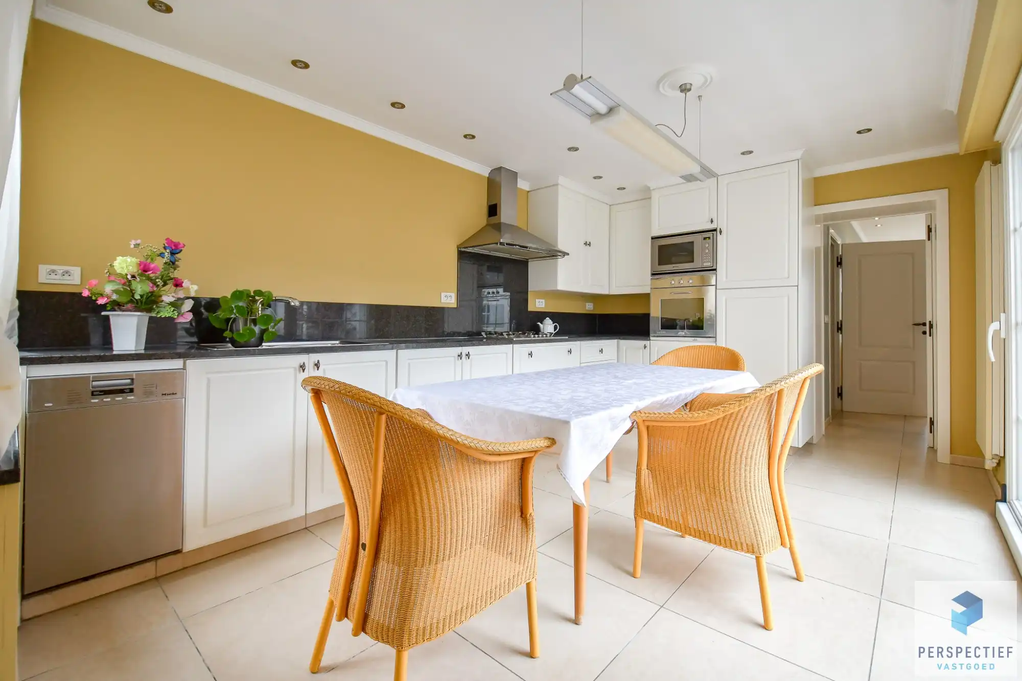 Karaktervolle grote (320m²) woning met prachtige tuin op 1300m² foto 7