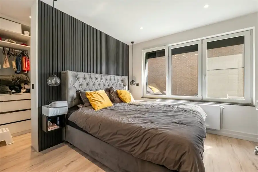 RUIME GERENOVEERDE WONING OP EEN ZEER GOEDE LOCATIE foto 16