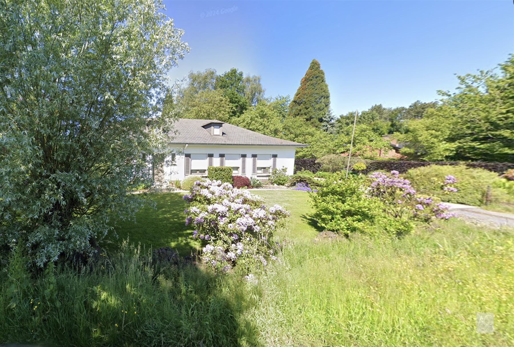 Vrijstaande bungalow op toplocatie foto 2