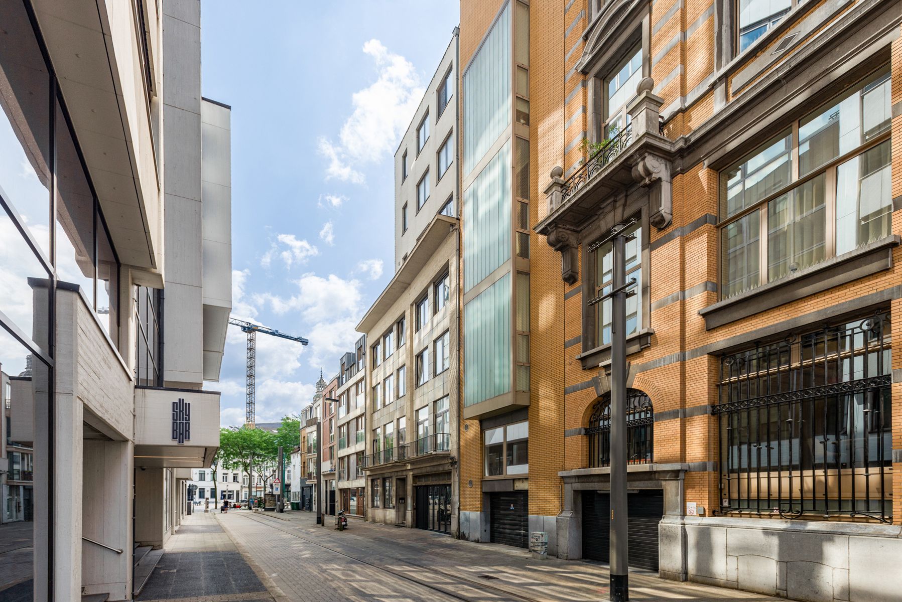 Stijlvol appartement met 30 m² terras en veel berging foto 19