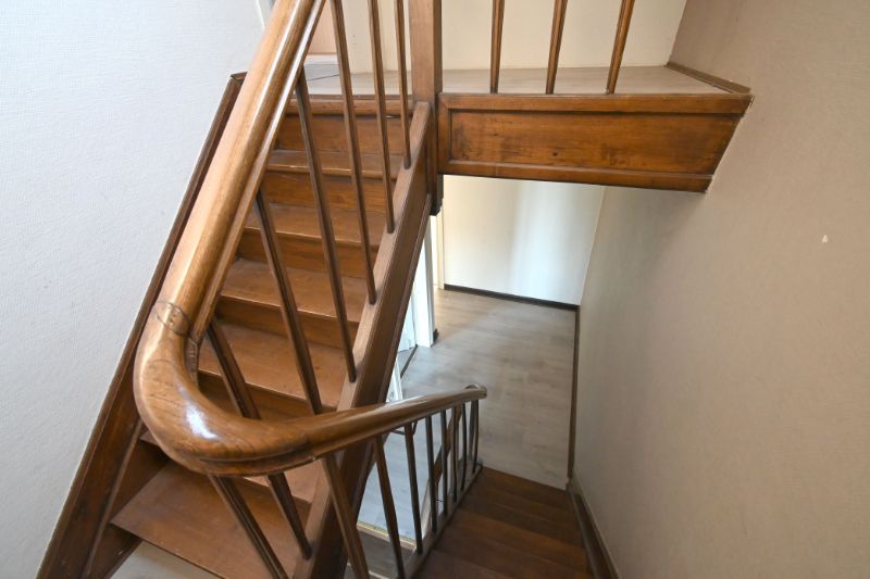 Exclusief te renoveren herenhuis met 5 slpks dit op toplocatie in het aangename Nazareth - De Pinte! foto 6