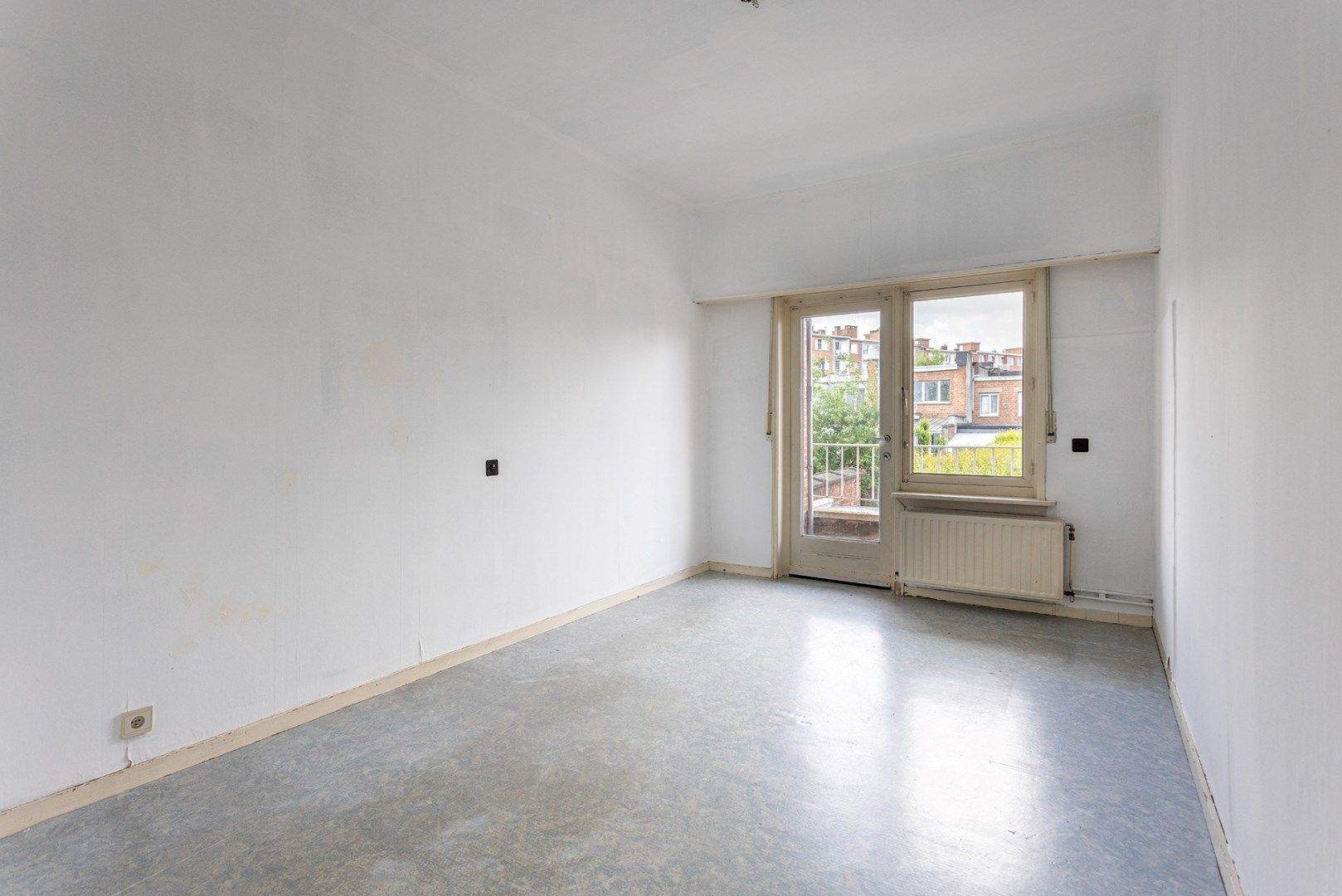 Te renoveren 2-slaapkamer appartement (107m²) met twee terrassen!  foto 11