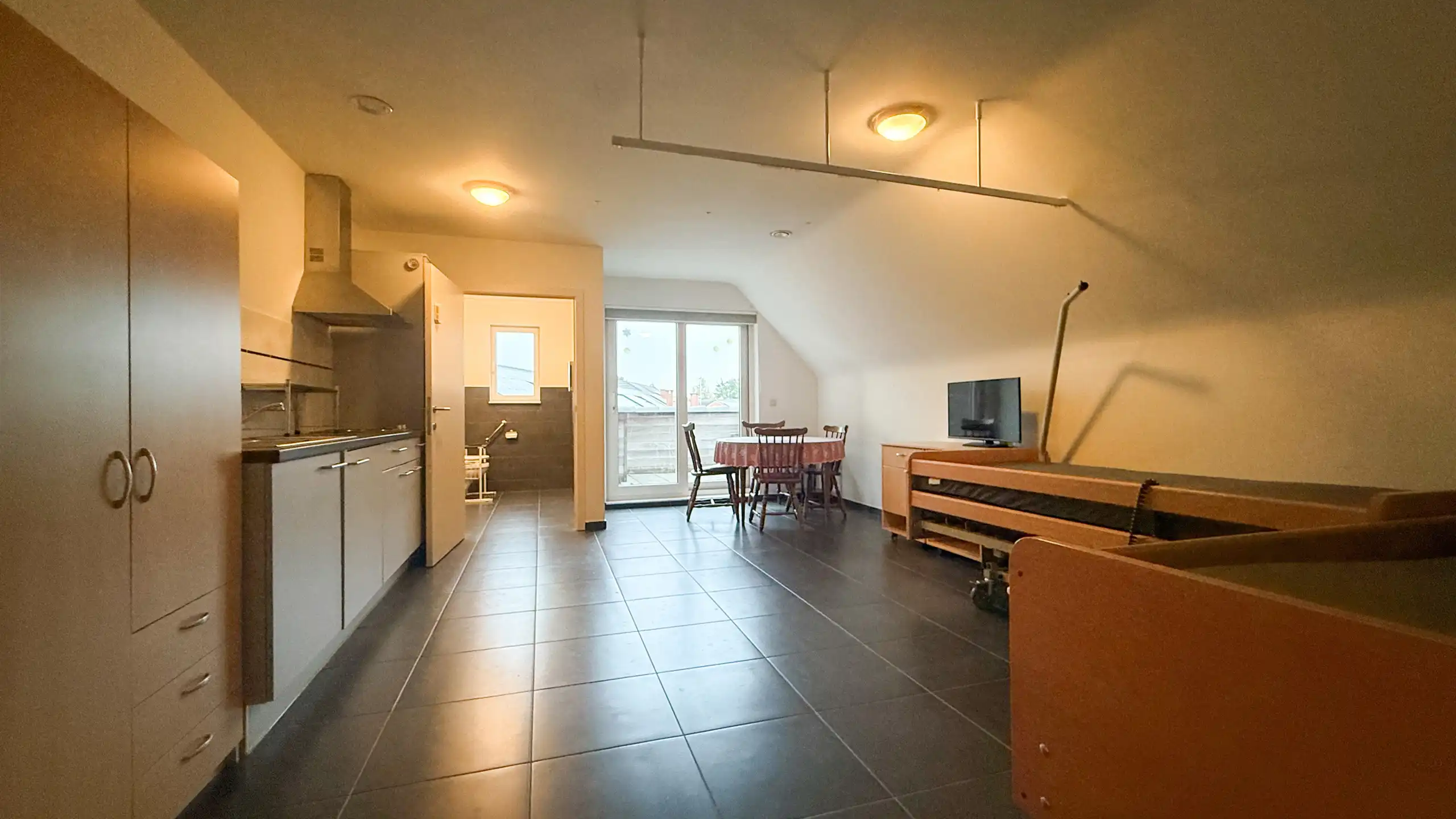 Veelzijdig investeringspand met 10 kamers, lift en kelder! foto 85