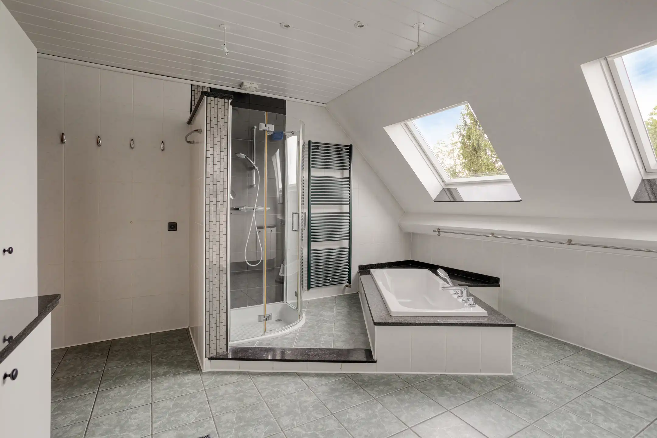 TOP onderhouden villa op uitzonderlijk perceel foto 22