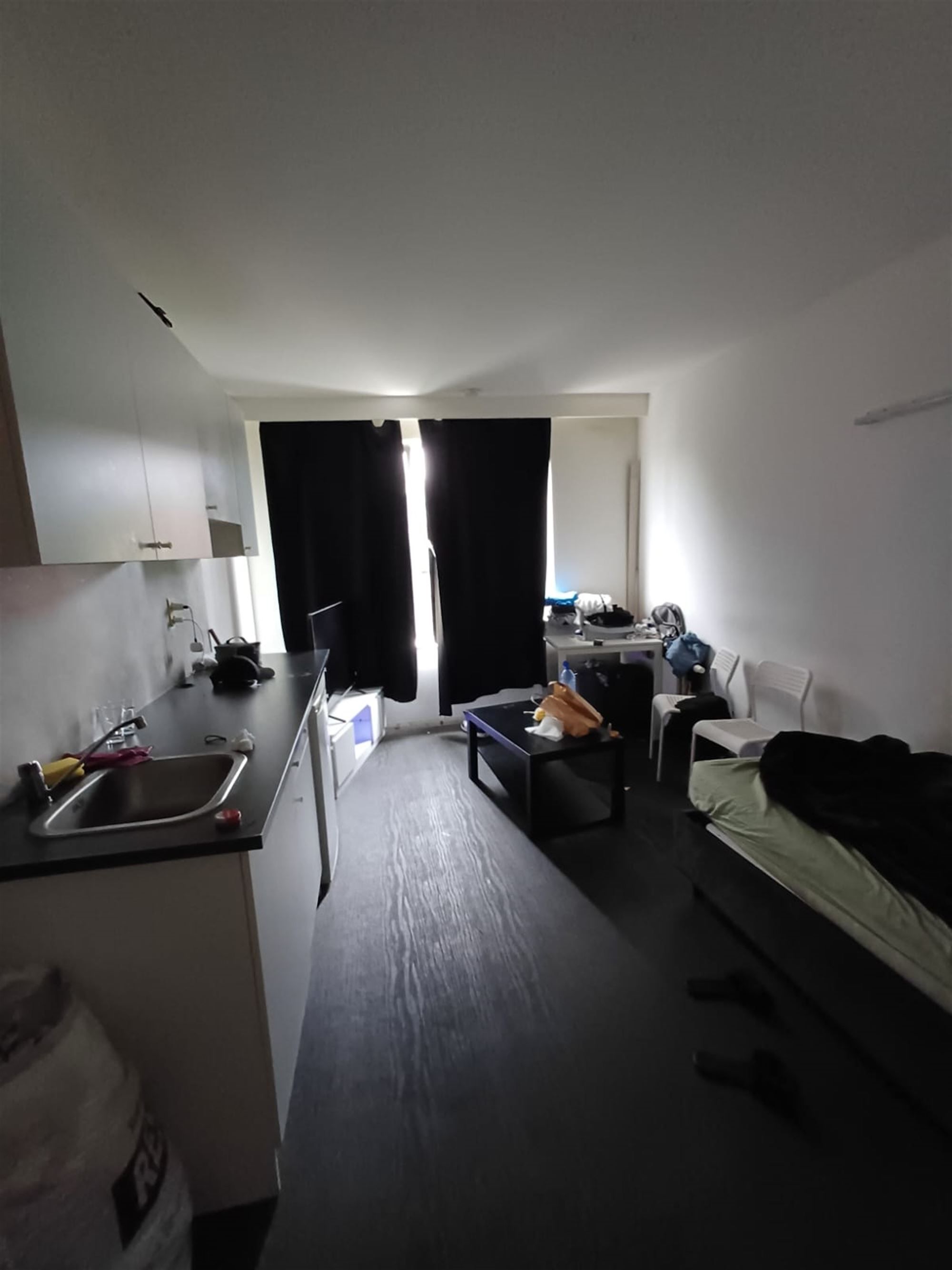 gebouw met 8 te renoveren 2 slaapkamerappartementen foto 2