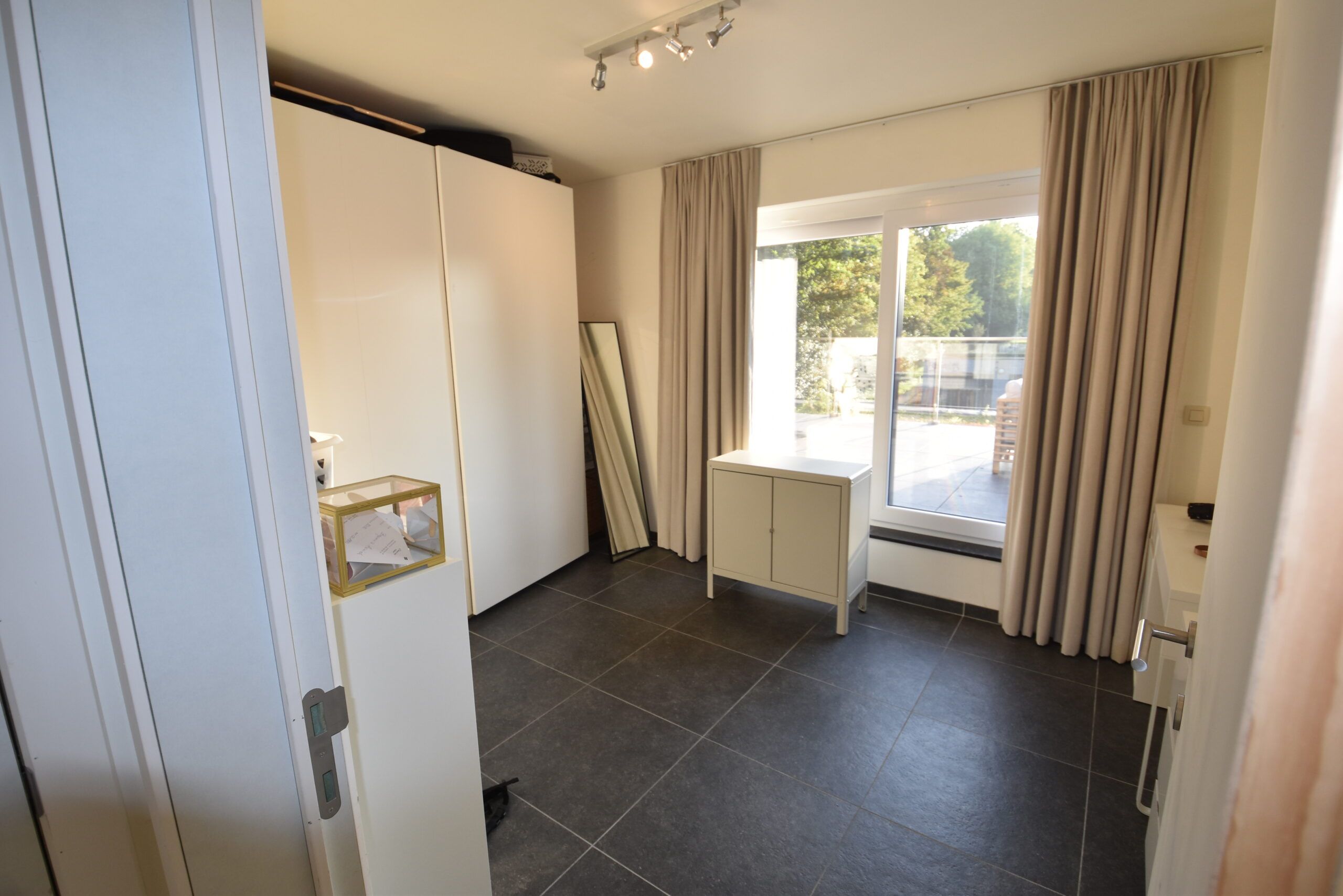 Prachtig appartement met groot terras en autostaanplaats in Nieuwkerken-Waas foto 10