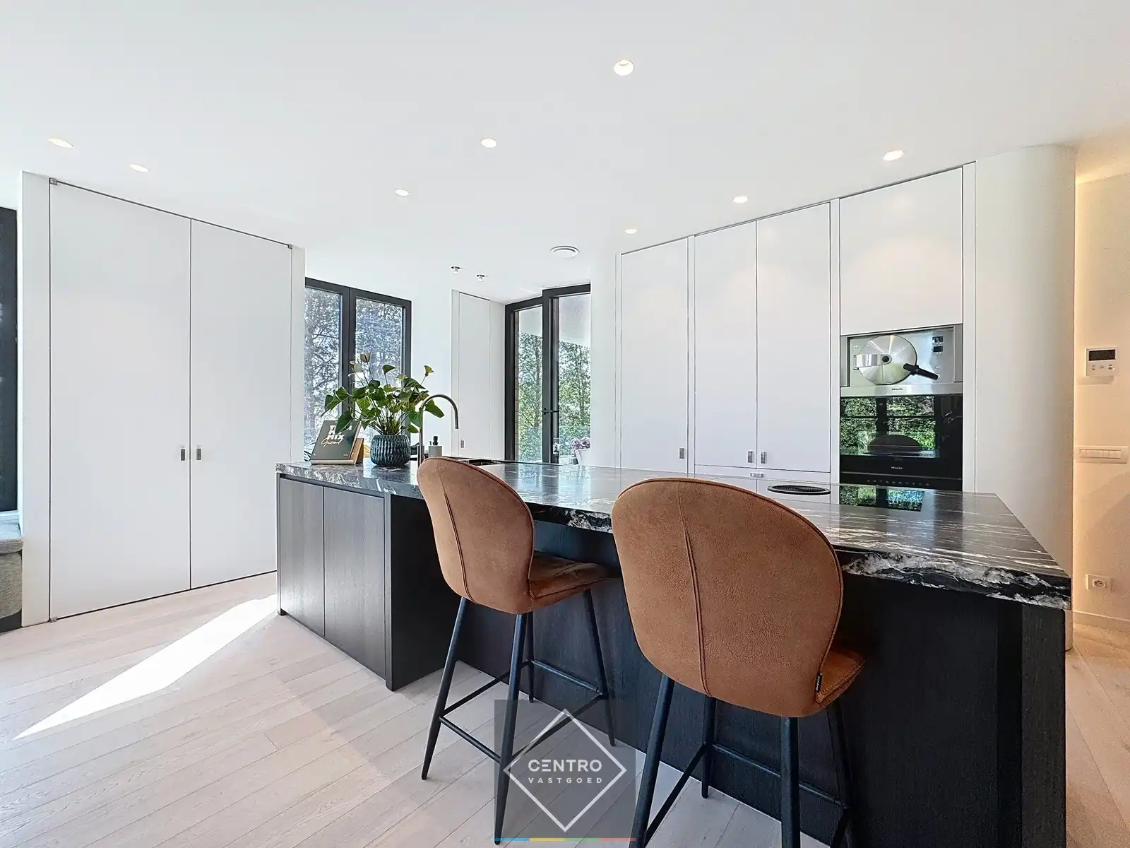 Exclusief & luxueus afgewerkt ("Obumex") VILLA-APPARTEMENT met prachtig TERRAS in een groene omgeving met ALLE PRIVACY! foto 8