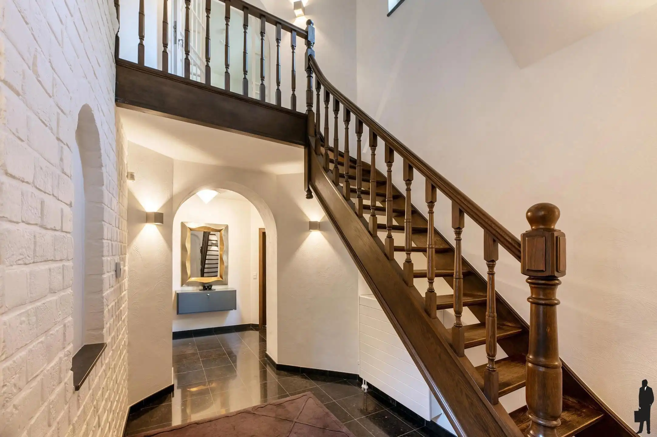 Exclusieve mediterraanse villa met 3 slpk, 3 bdk en parktuin foto 5