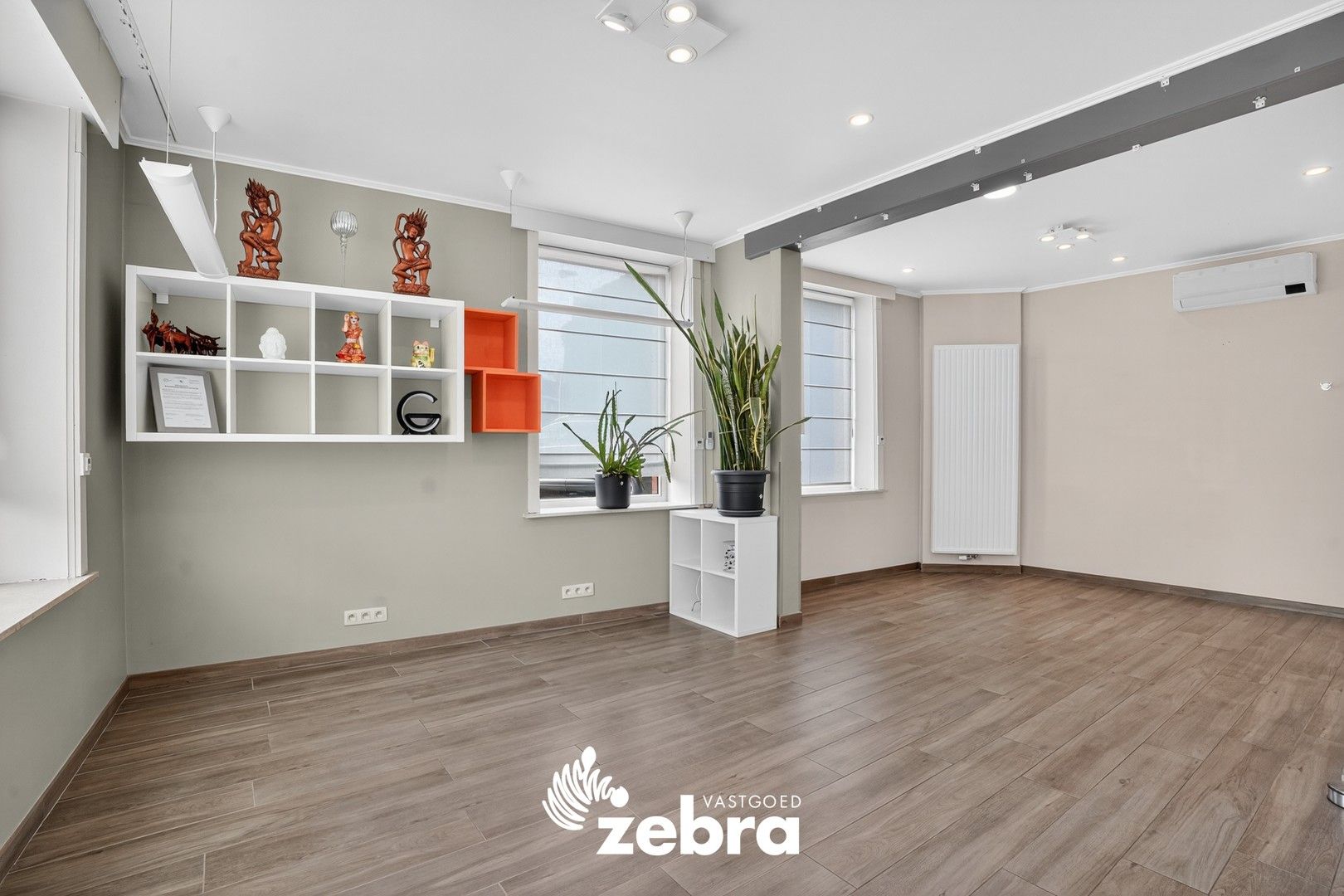 Ruime, instapklare woning met 5 slaapkamers en dubbele garage te Koolskamp! foto 4