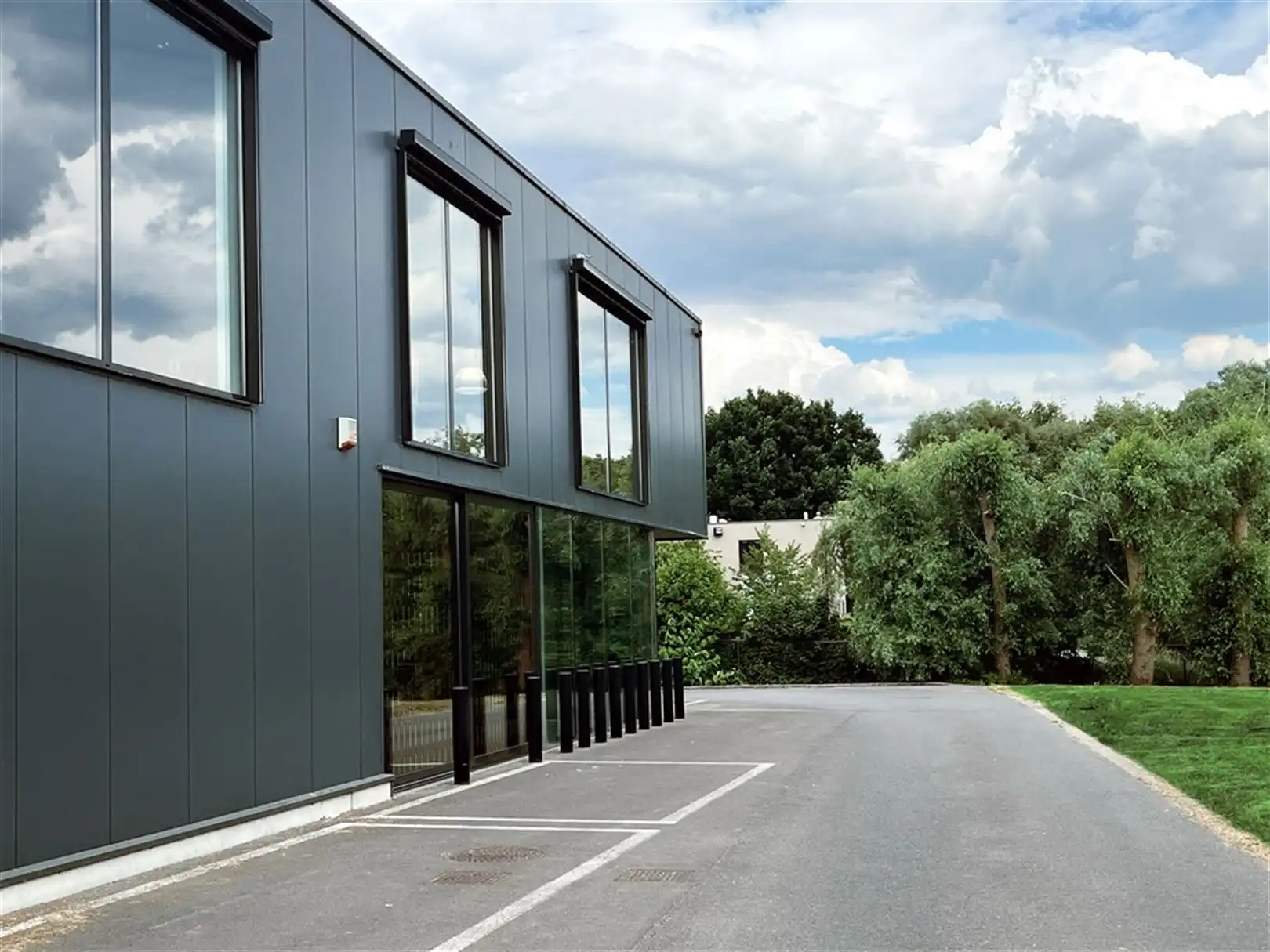 Kantoorgebouw foto 5