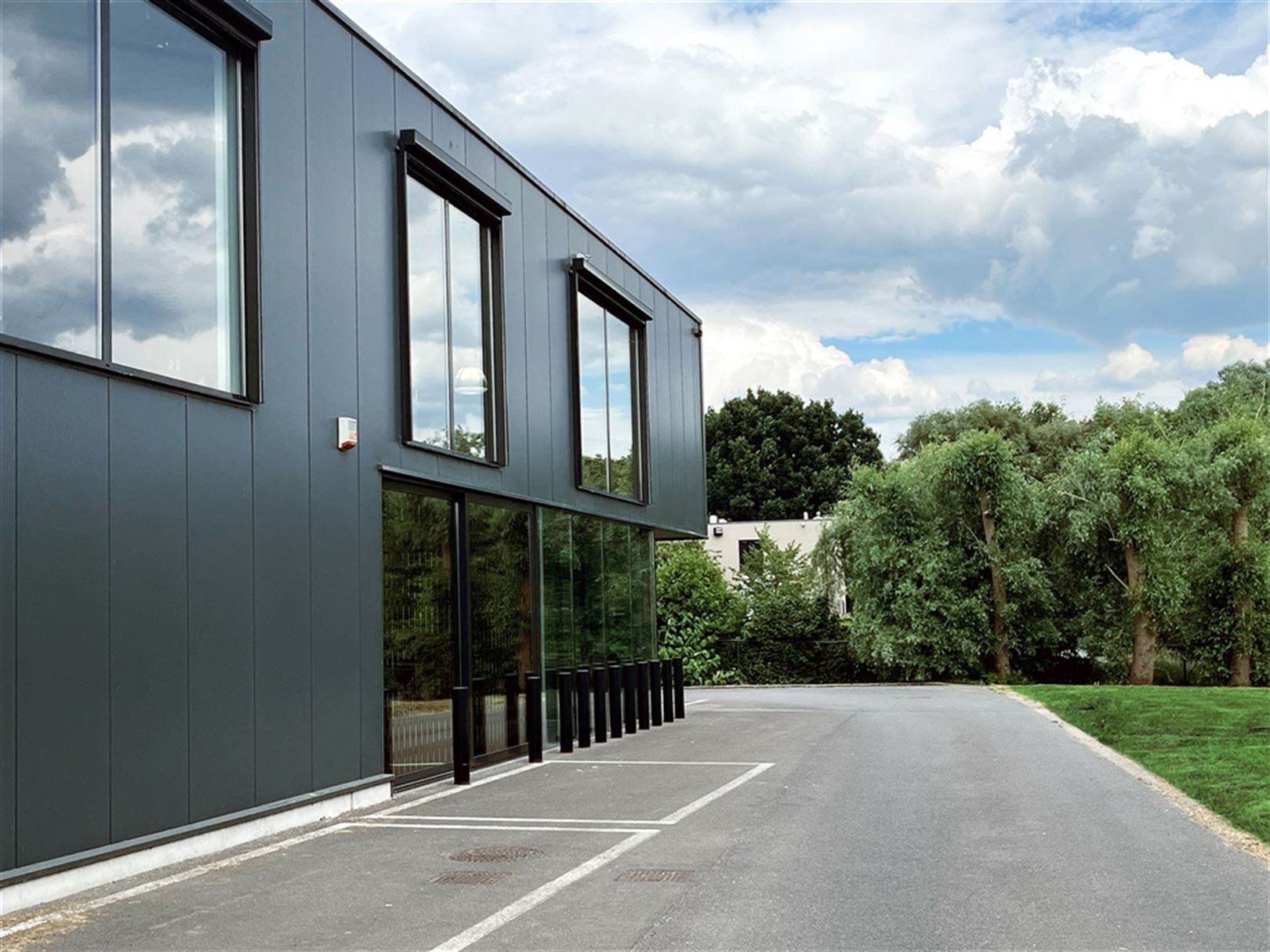 Kantoorgebouw foto 5