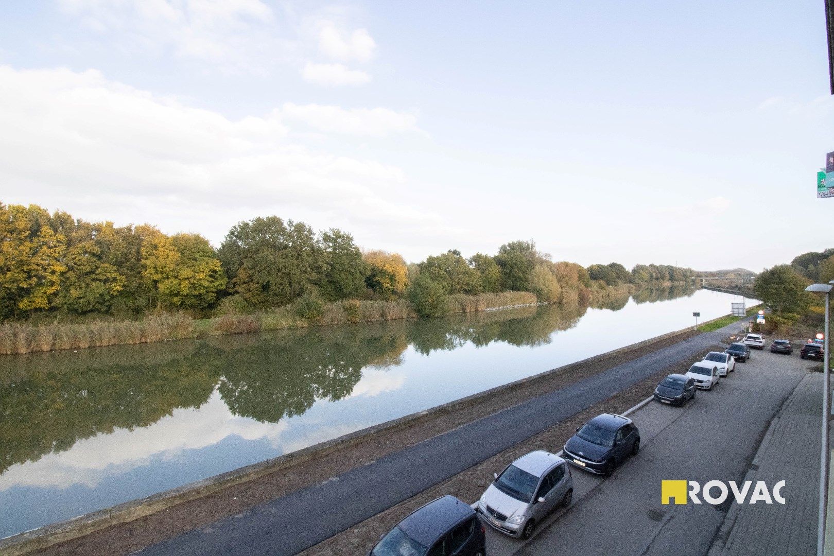 Prachtig afgewerkt en lichtrijk appartement op 2e verdieping met private autostaanplaats foto 14