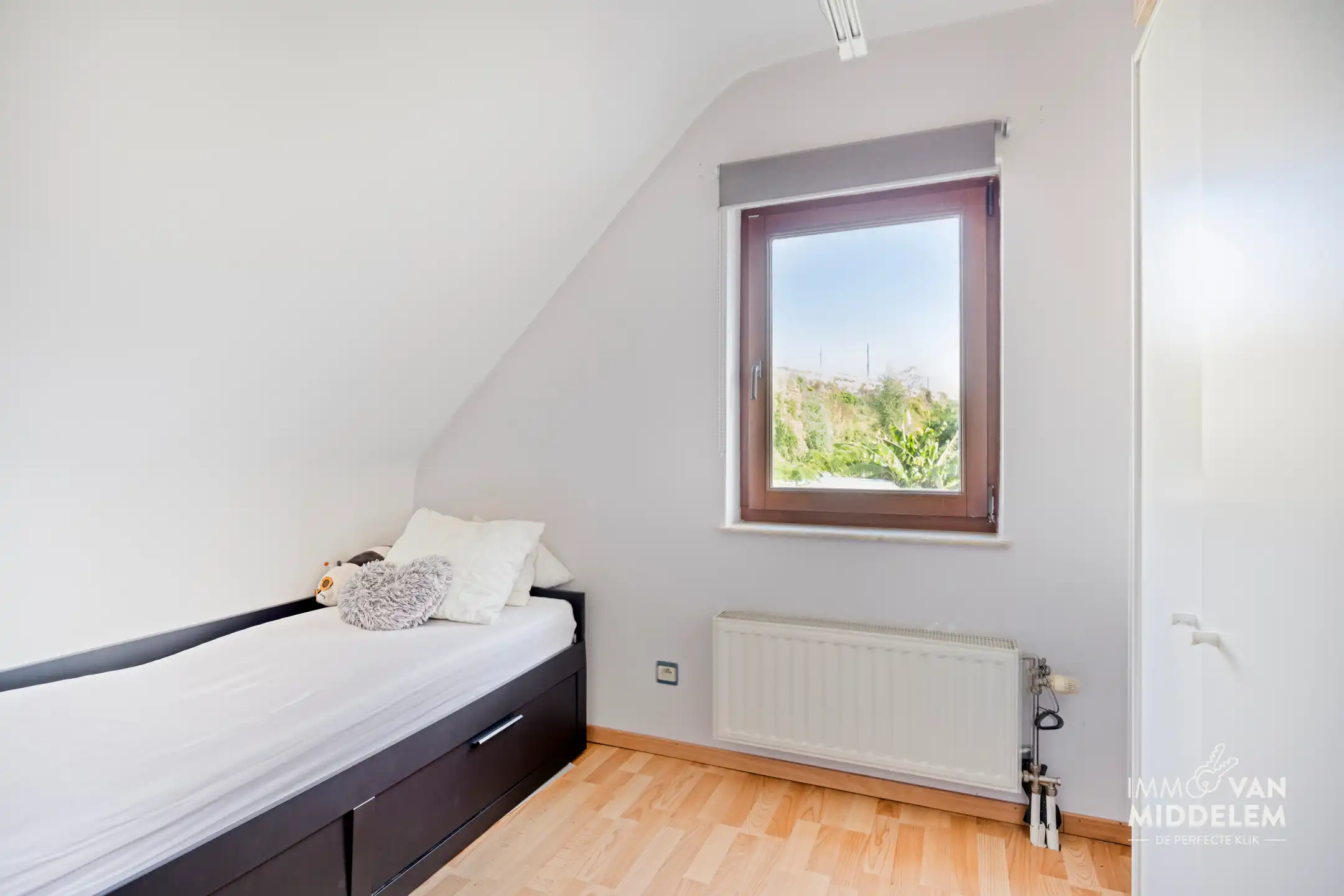 ENERGIEZUINIGE WONING MET 3 SLK, TUIN EN HOBBYRUIMTE/GARAGE foto 11