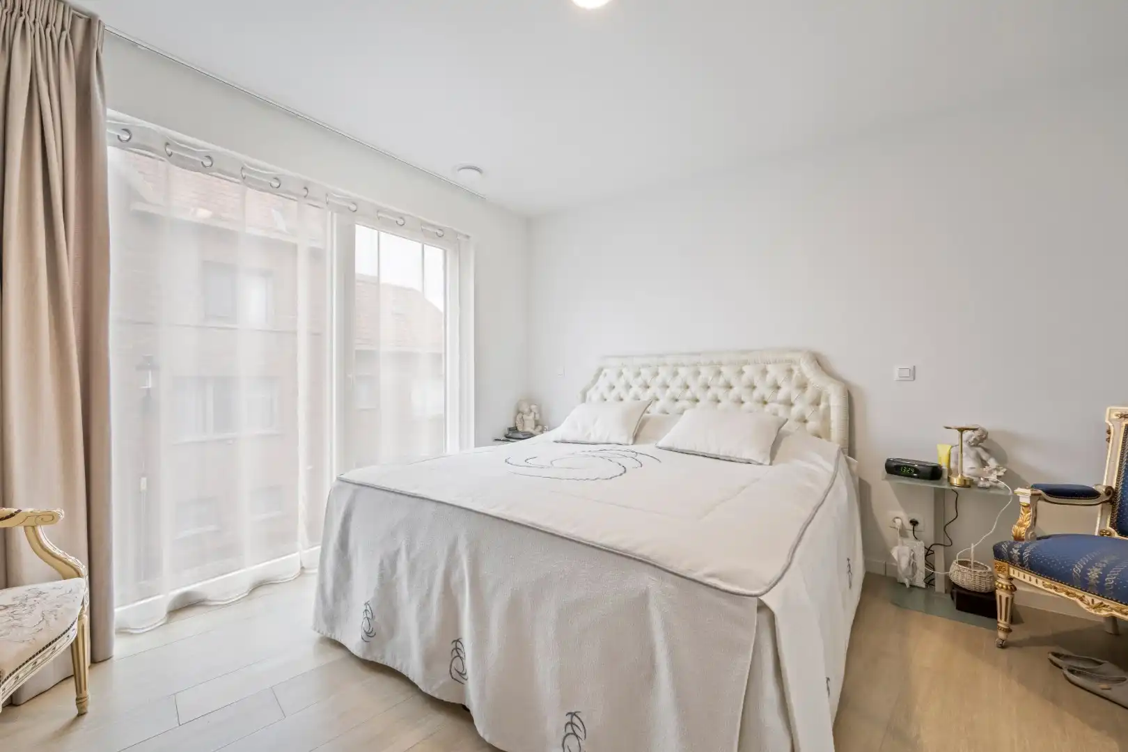 Prachtig hoekappartement met ondergrondse staanplaats foto 6