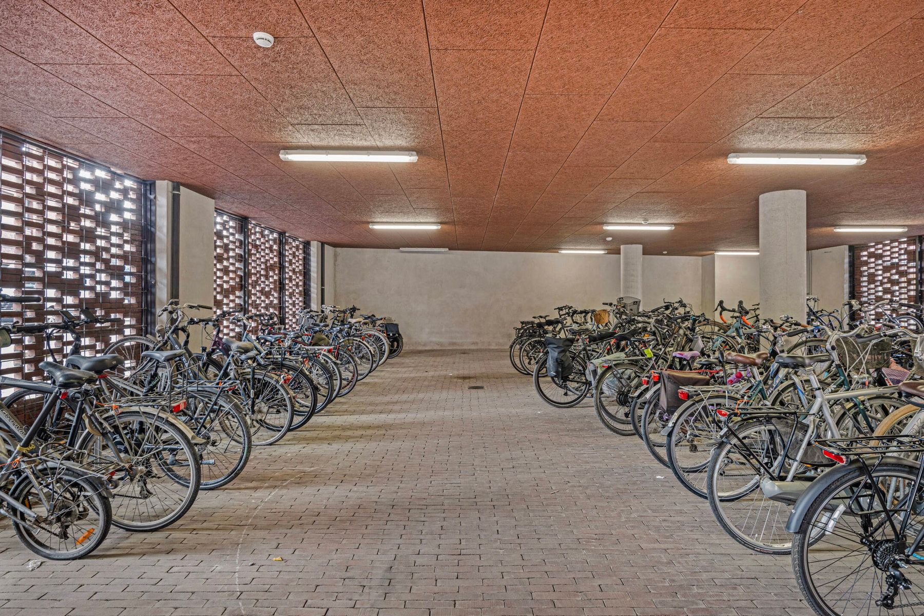 Recent energiezuinig app incl. staanplaats! foto 23