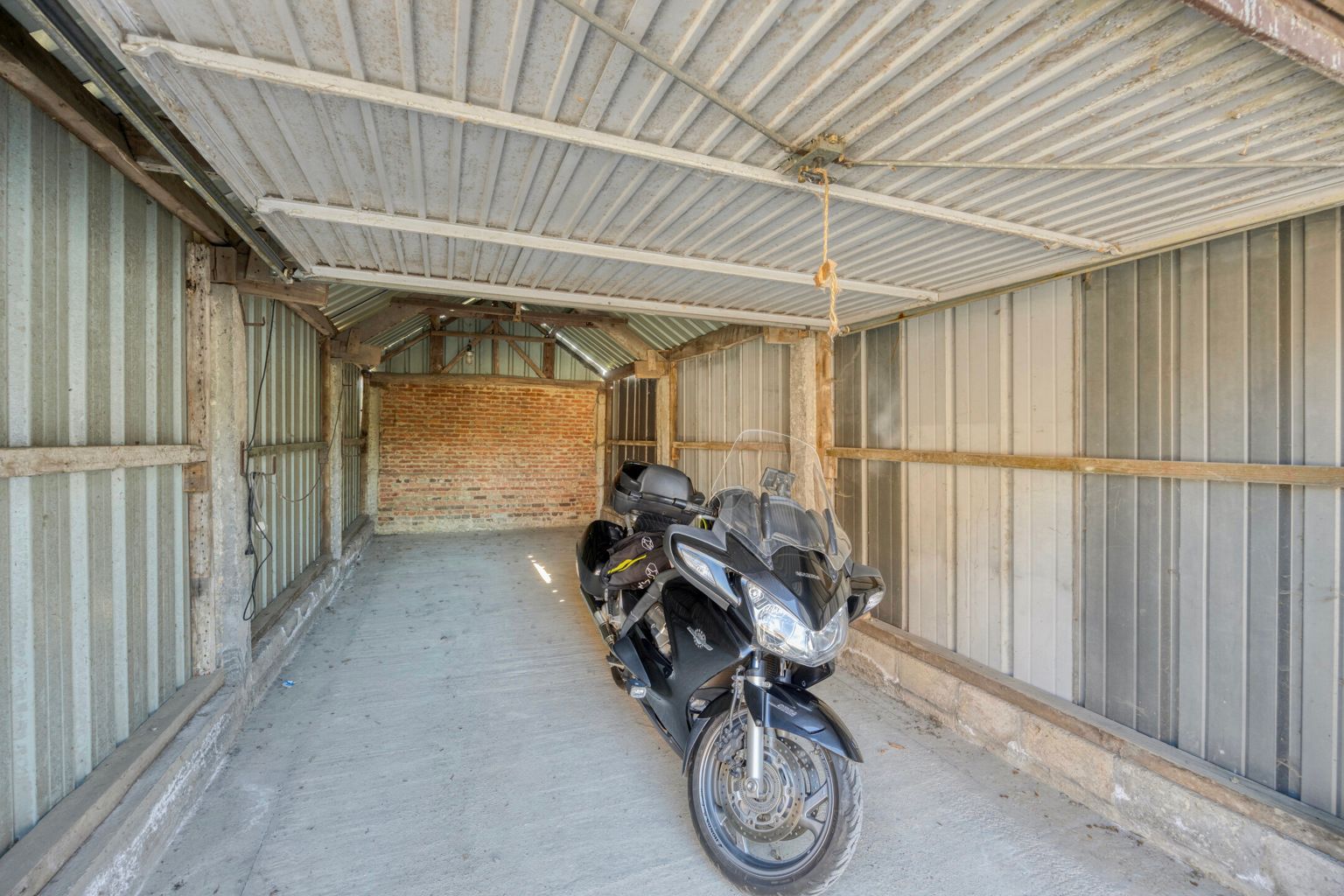 WONING MET NIET VERPACHTE WEILANDEN EN STALLINGEN foto 24