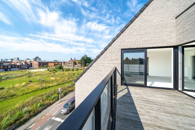 Roeselare nabij Station : Nieuw penthouse appartement met 2 slpks en zolder op de derde verdieping van een nieuw gebouwde Residentie genaamd "Residentie Arena" opp 110 m2 foto 8