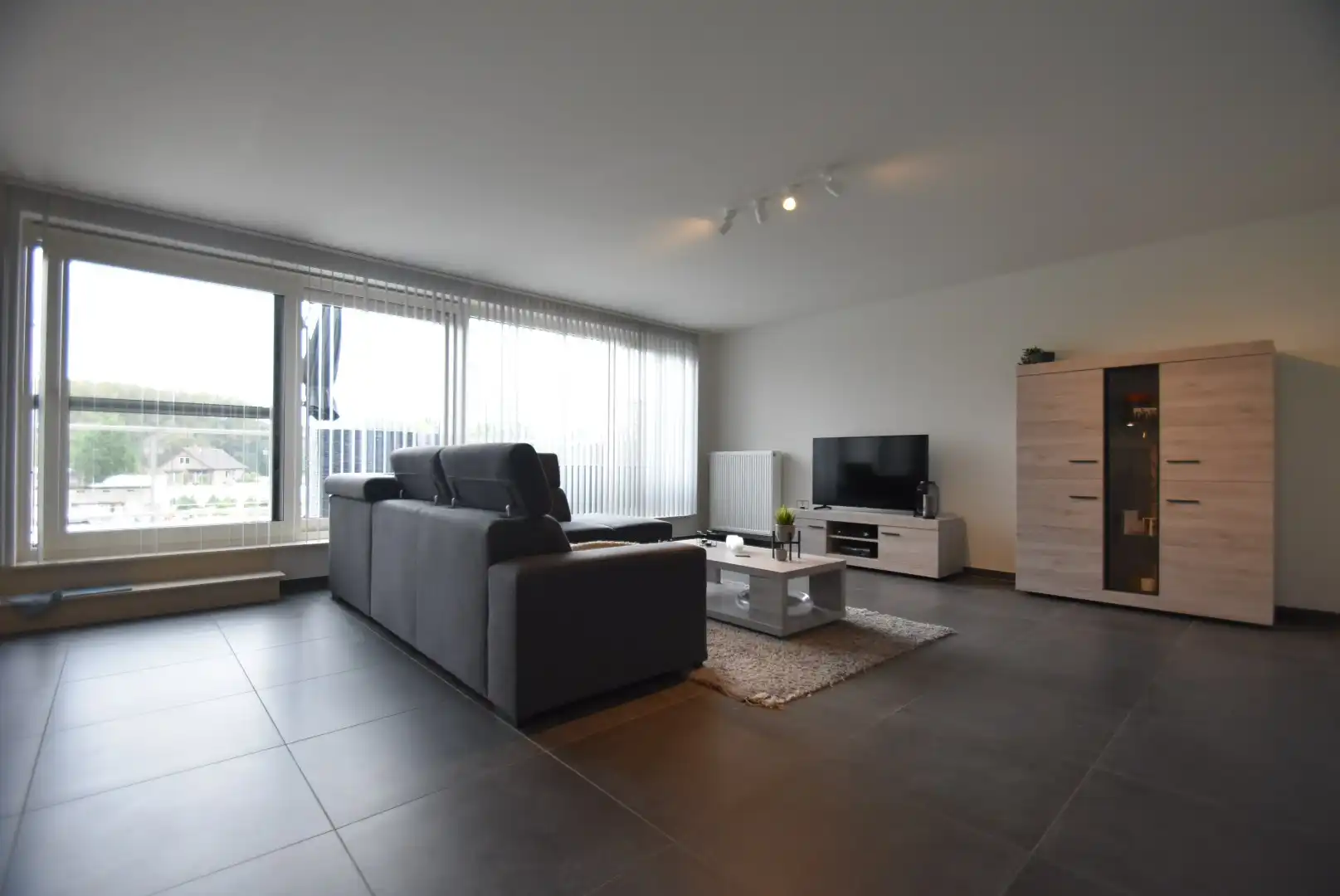 *** IN OPTIE **** Knap ingericht  en ruim appartement met 2 slaapkamers en groot terras foto 16