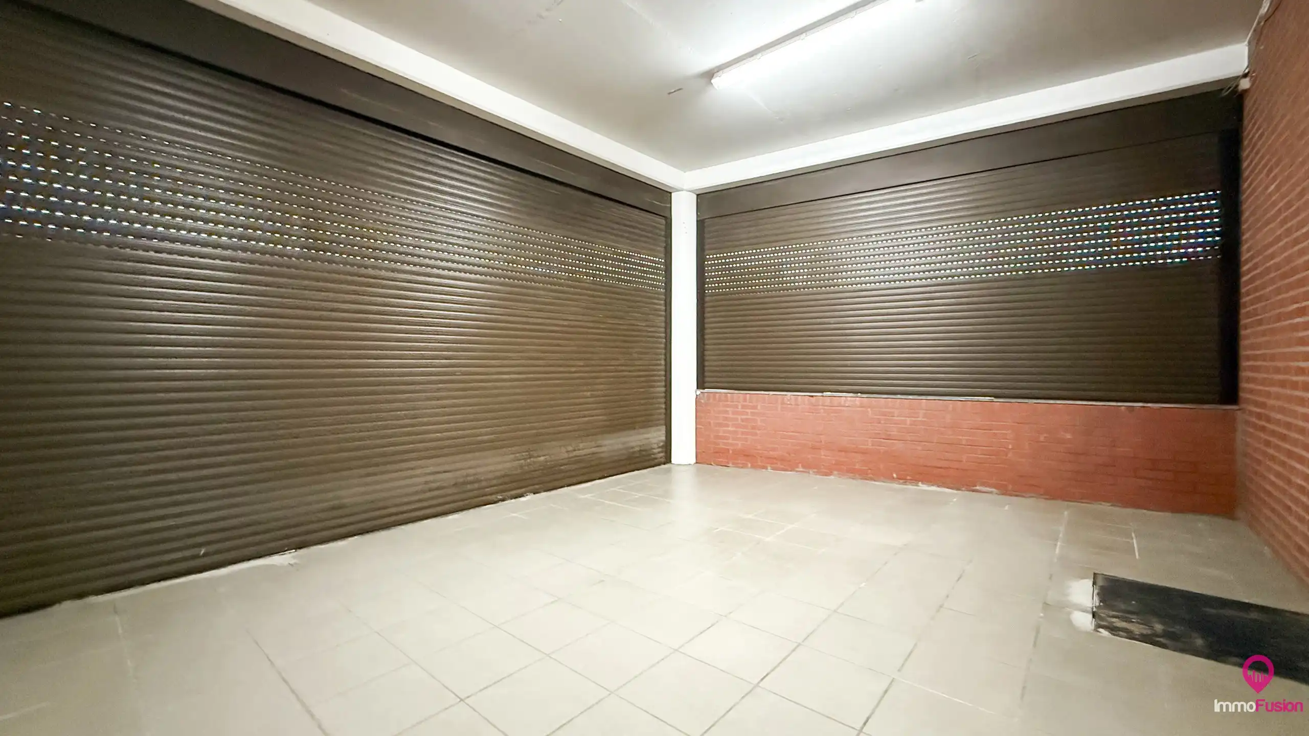 Handelspand met woonst op zeer goede commerciele ligging! foto 4