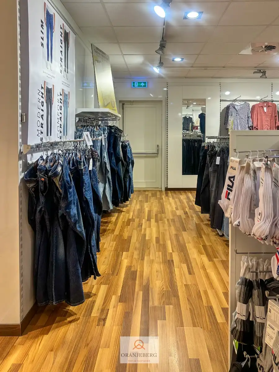 Groot handelspand te koop met mooi rendement op toplocatie in Lanaken foto 14