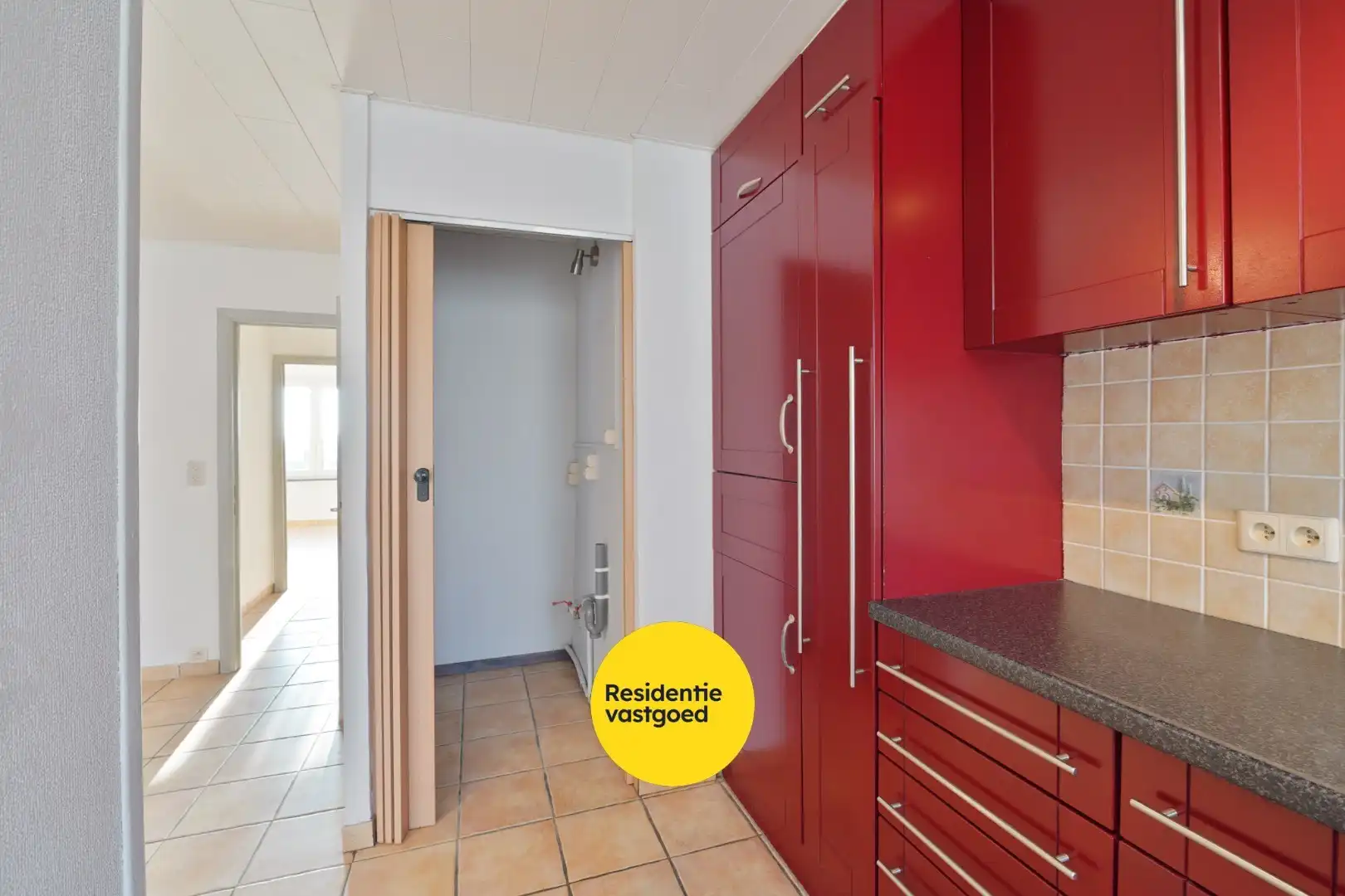 Instapklaar appartement met 2 slaapkamers– op wandelafstand van zee en winkels foto 6