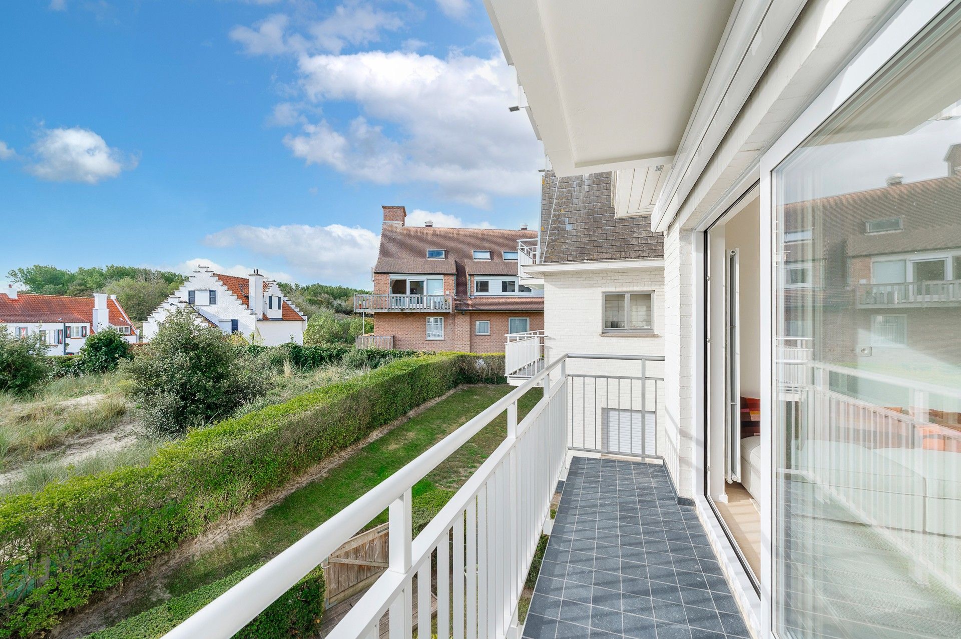 Prachtig afgewerkt appartement in villa residentie aan het strand te Duinbergen foto 6