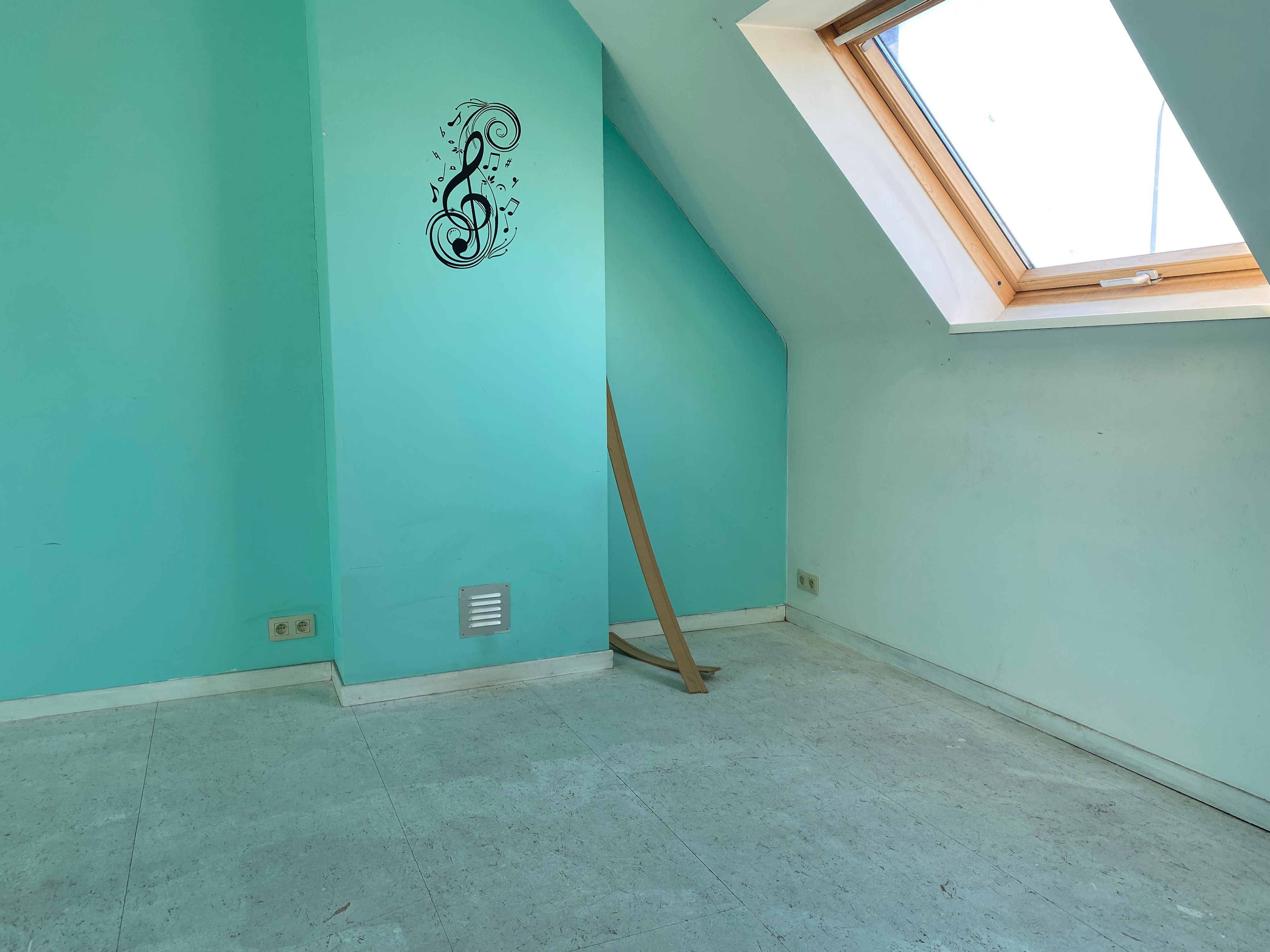 Woning met karakter te koop op een uitgestrekt perceel van 3.264m² foto 12