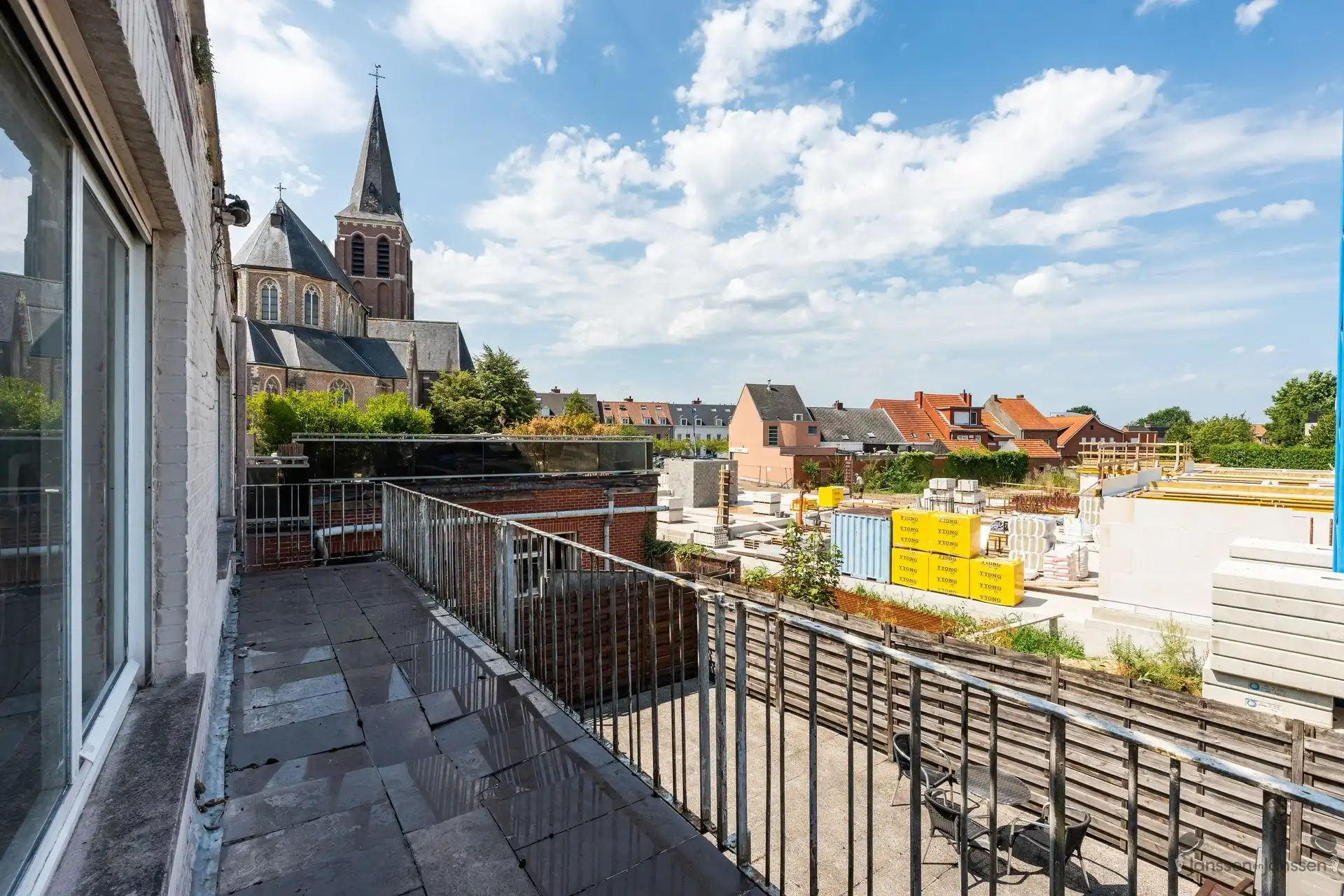 Opbrengsteigendom met 2 verhuurde appartementen en handelsgelijkvloers in het centrum van Brecht foto 20