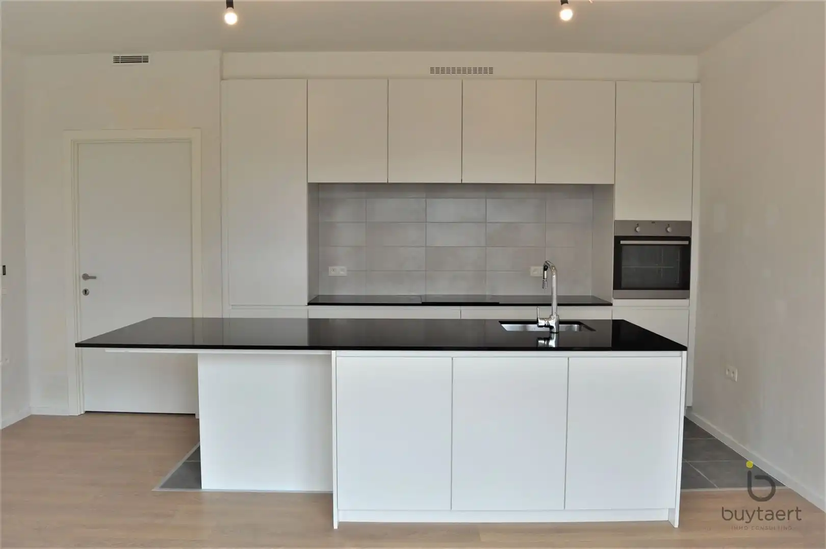 Schitterend appartement met zicht op de water! foto 6