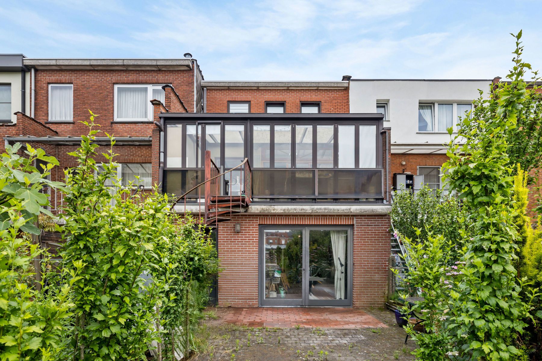 Charmante bel-etage met tuin & garage in hartje Sint-Niklaas foto 3