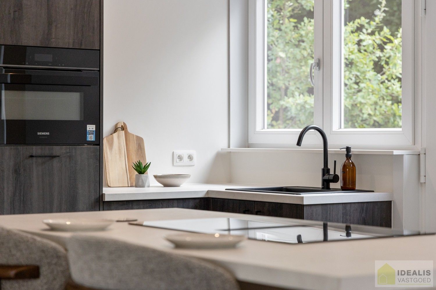 PRACHTIG GELEGEN EN INSTAPKLARE VILLA IN NIEUWBOUWSTAAT! foto 19