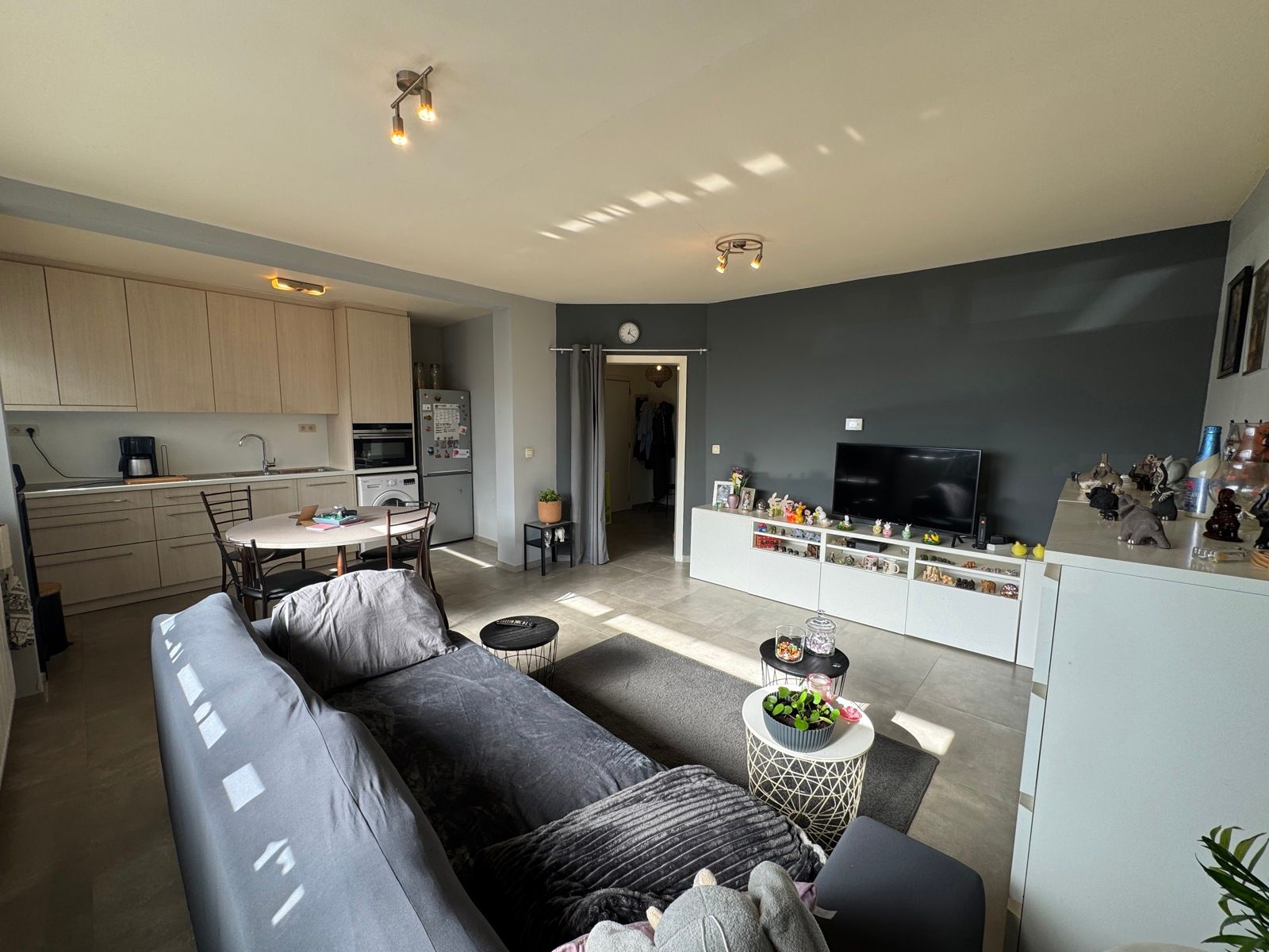 Vernieuwd gelijkvloers-appartement met 2 slaapkamers en koer foto 5