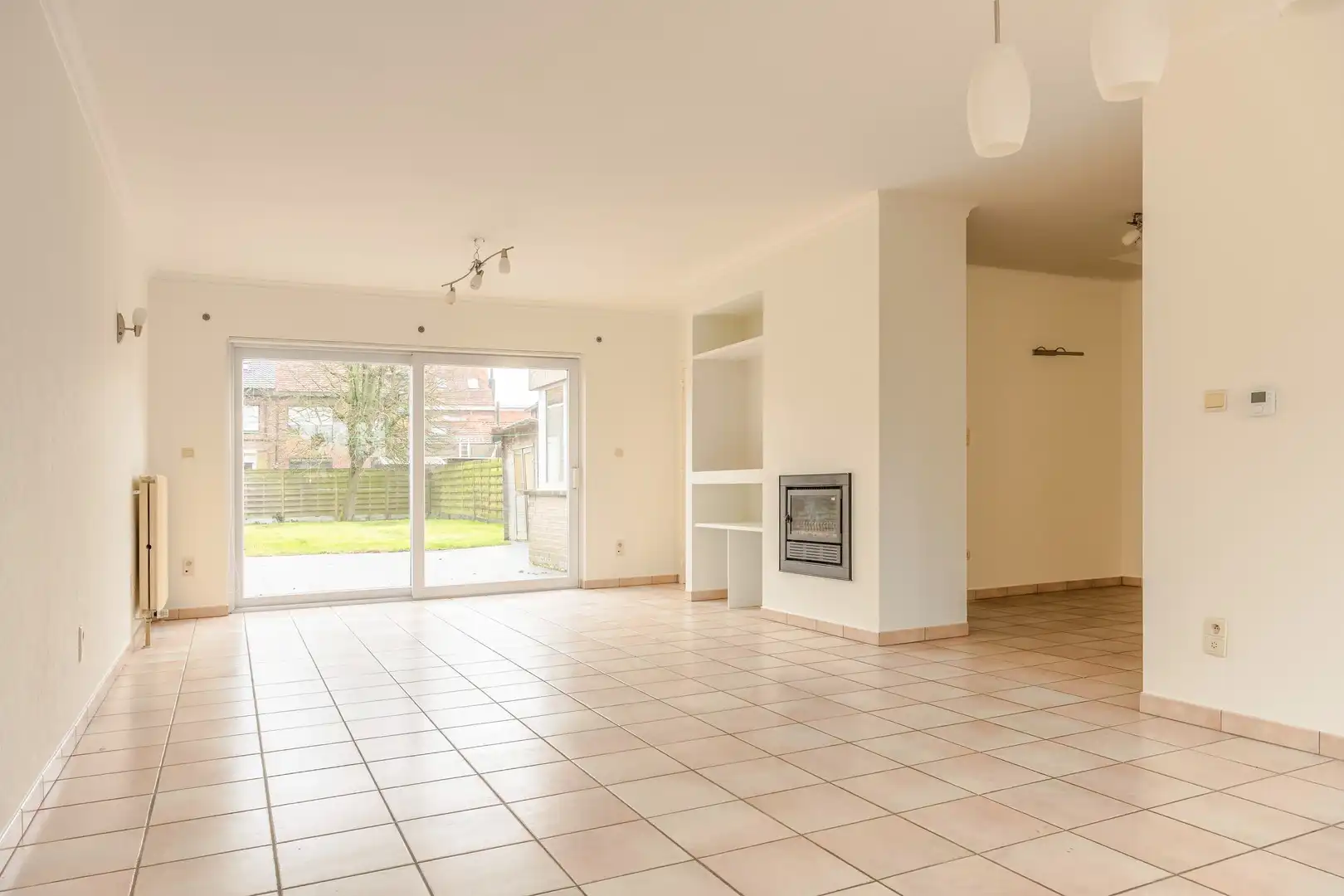 Ruime half open bebouwing in het centrum foto 4