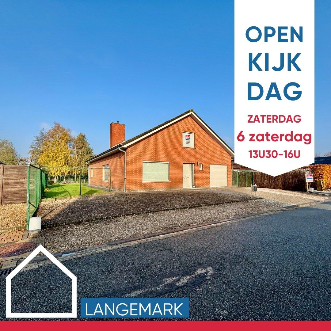 ALLEENSTAANDE VILLA OP 700M² IN EEN RUSTIGE WIJK MET 4SLPKS, GARAGE VOOR 2 WAGENS EN RUIME TUIN  foto {{pictureIndex}}