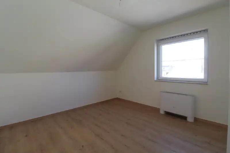 Moderne en energiezuinige nieuwbouwwoning te huur in Sijsele foto 8