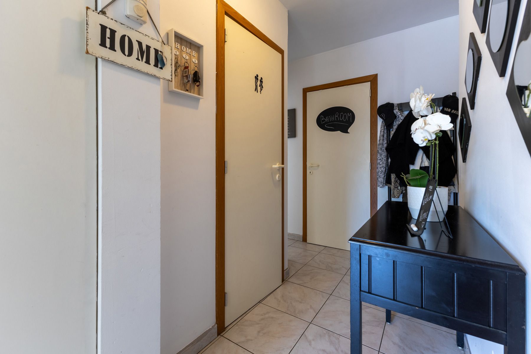 Zeer ruime eengezinswoning met 6 kamers, tuin en garage foto 9