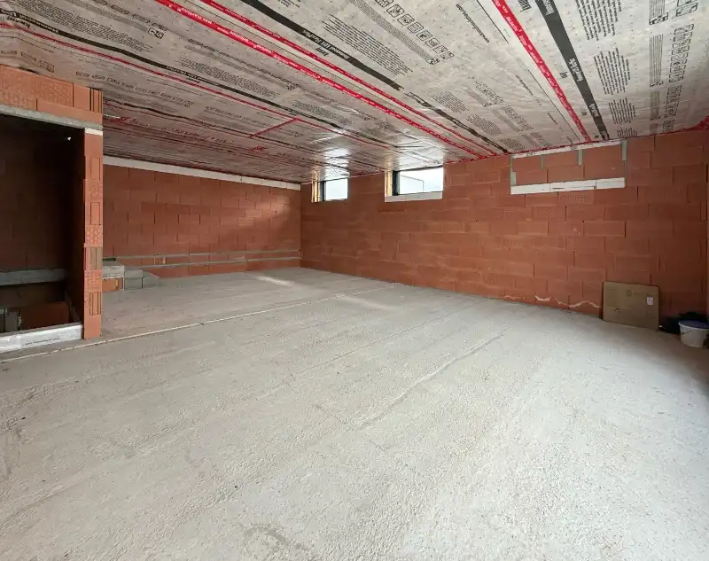 Bedrijfspand met woning foto 8
