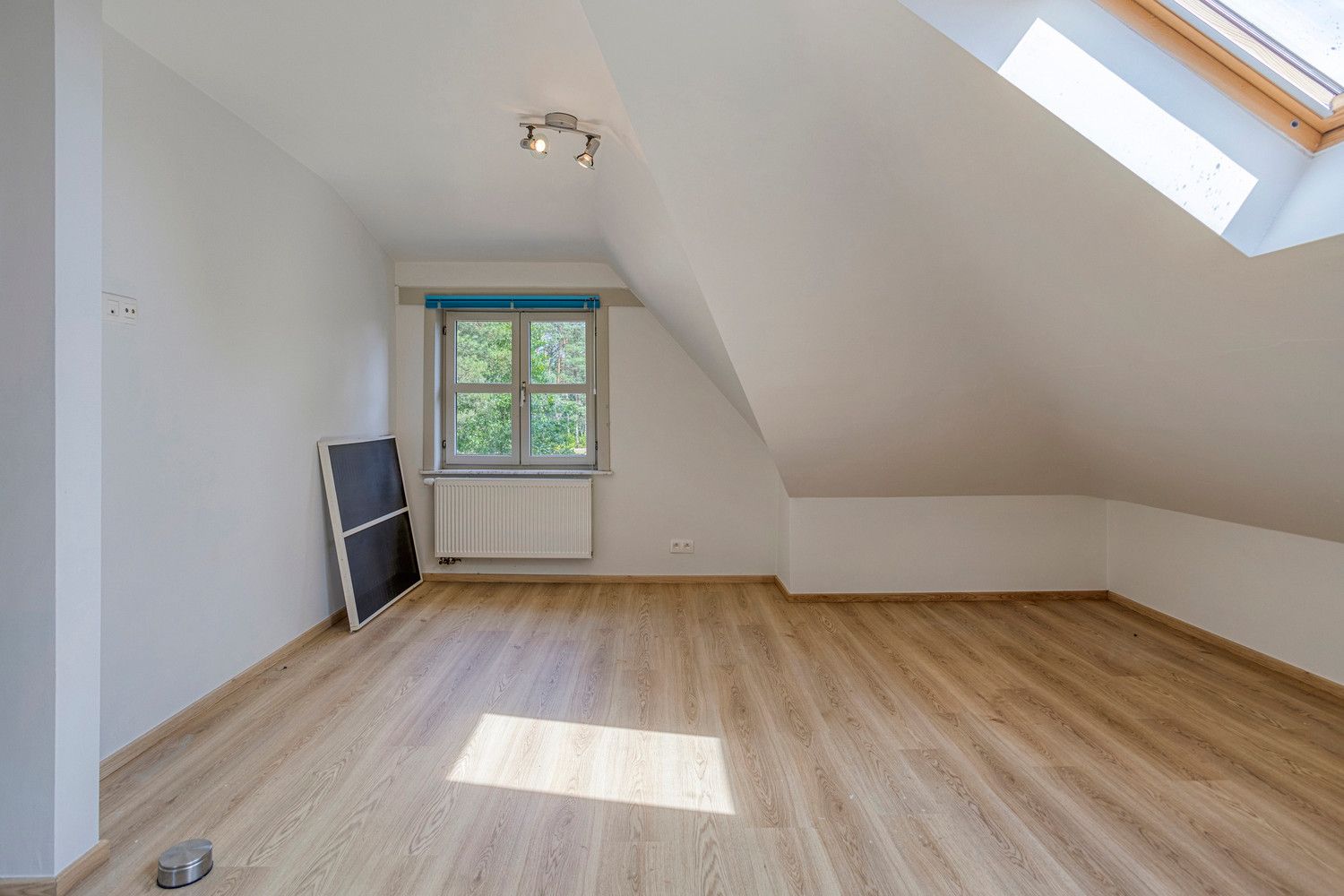 ENERGIEZUINIGE, INSTAPKLARE VILLA, GRENZEND AAN DE BOSSEN VAN AVERBODE! foto 24