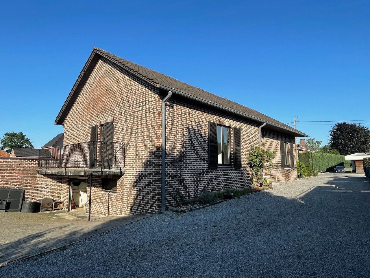 Genk, Klotbroek 28: Karaktervolle woning met ruime tuin in landelijke stijl op een perceel van 14a 47ca. foto 2