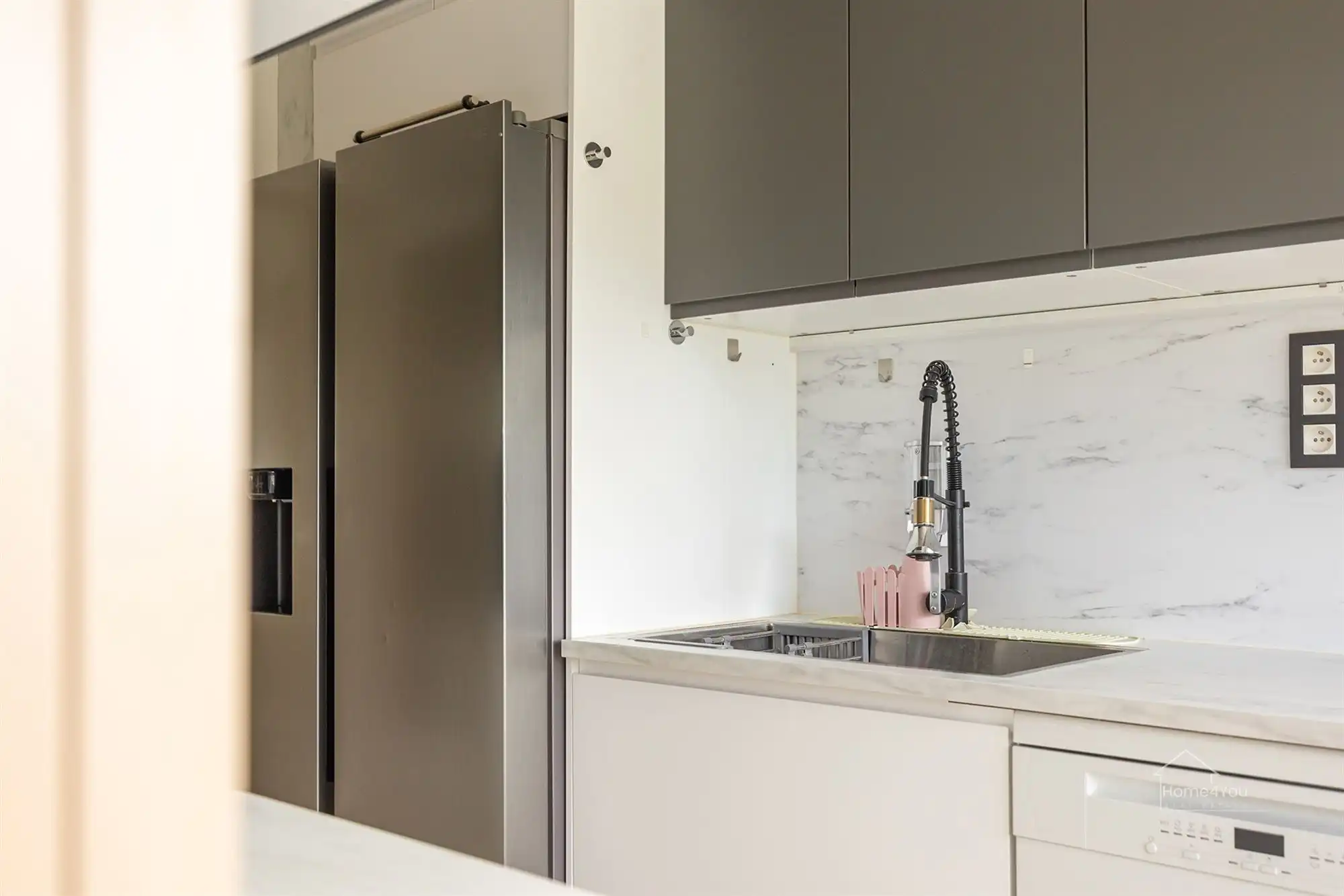 Instapklaar en lichtrijk appartement met 3 slaapkamers foto 8