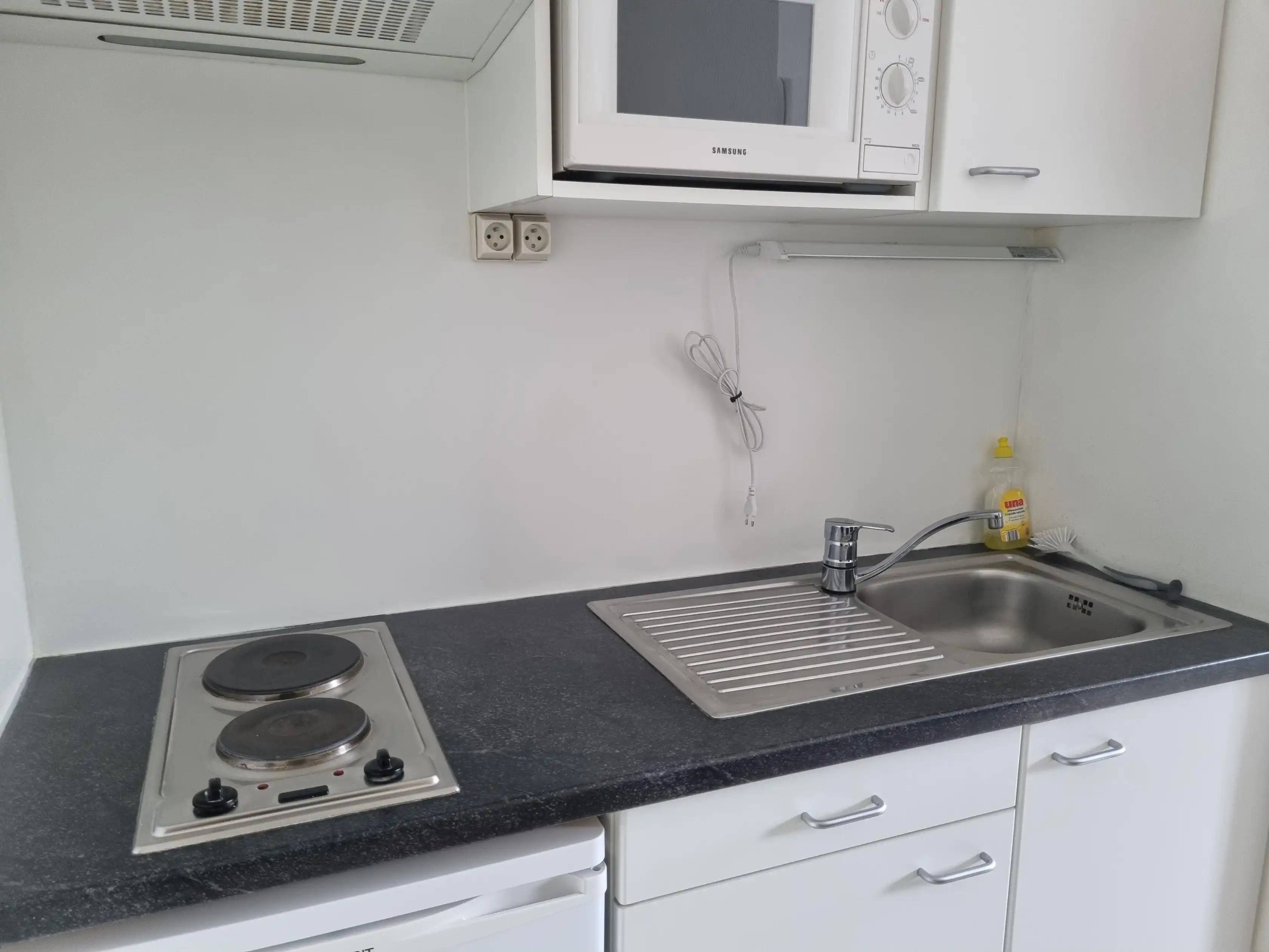 Studentenstudio met garageplaats in een populaire studentenresidentie foto 4