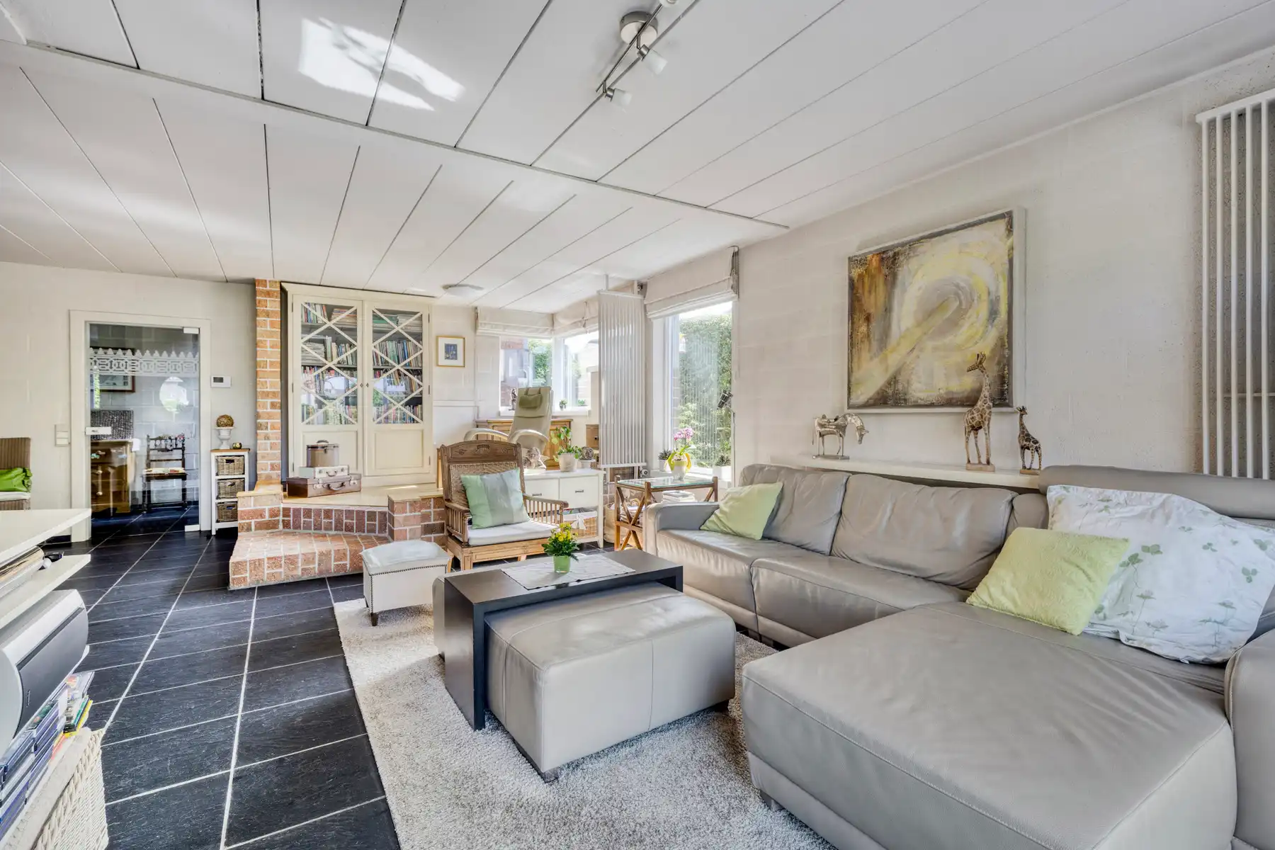 Ruime villa met praktijk! foto 3