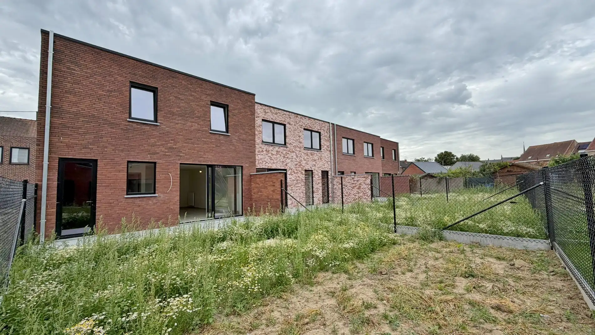 Energiezuinige instapklare woning met garage en tuin, rustig en heel centraal gelegen ( 6% BTW )  foto 7
